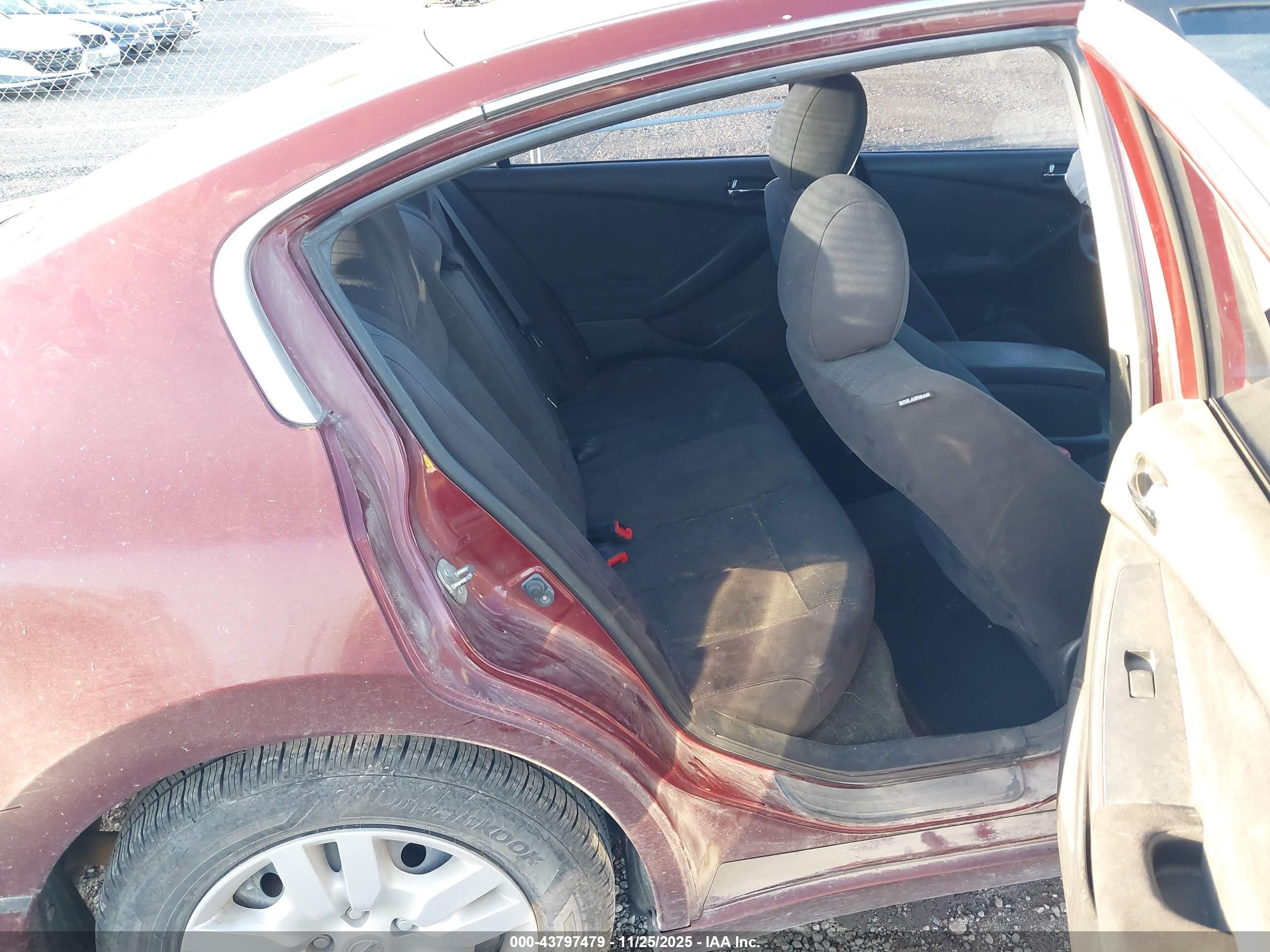 NISSAN ALTIMA image 8
