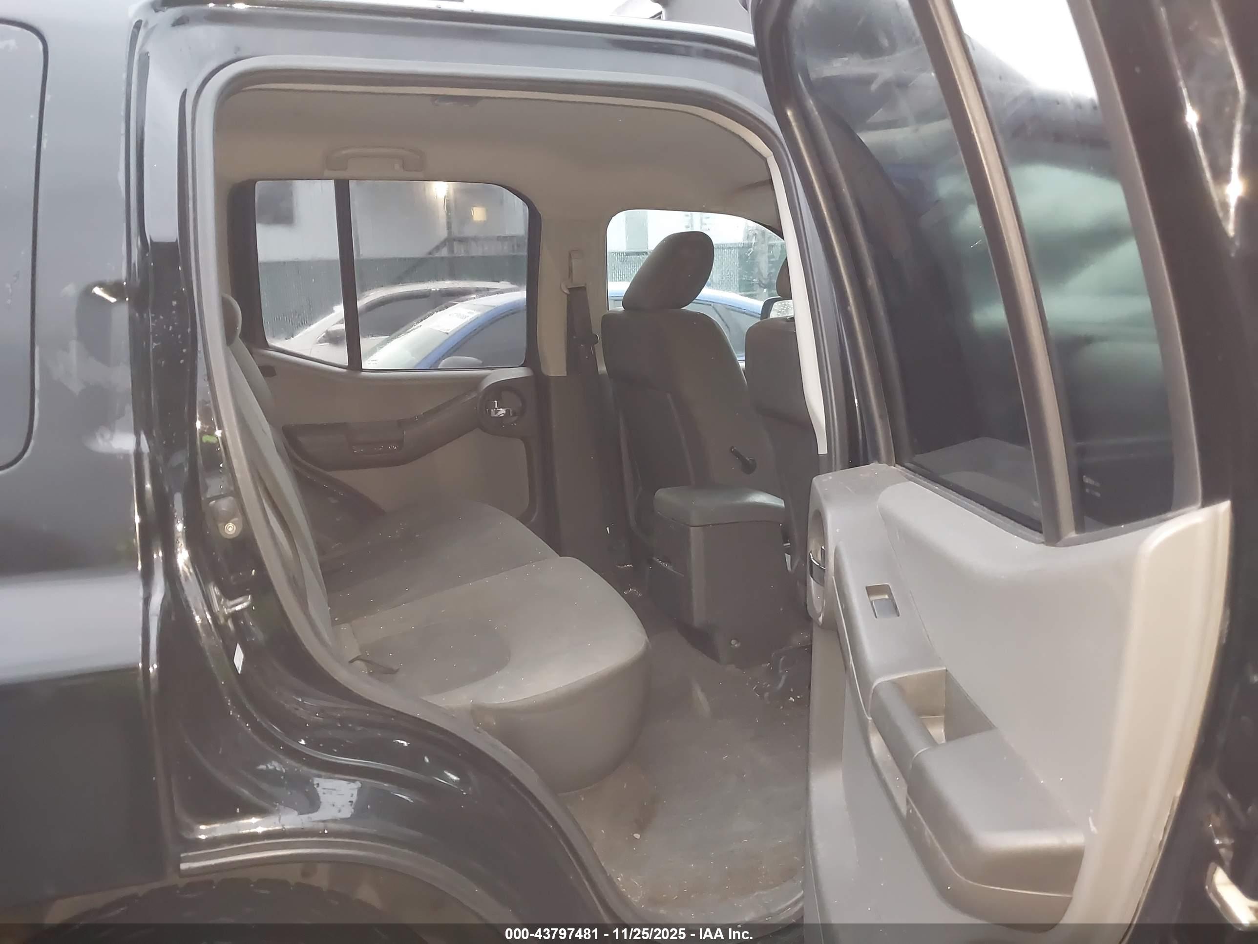 NISSAN XTERRA image 8