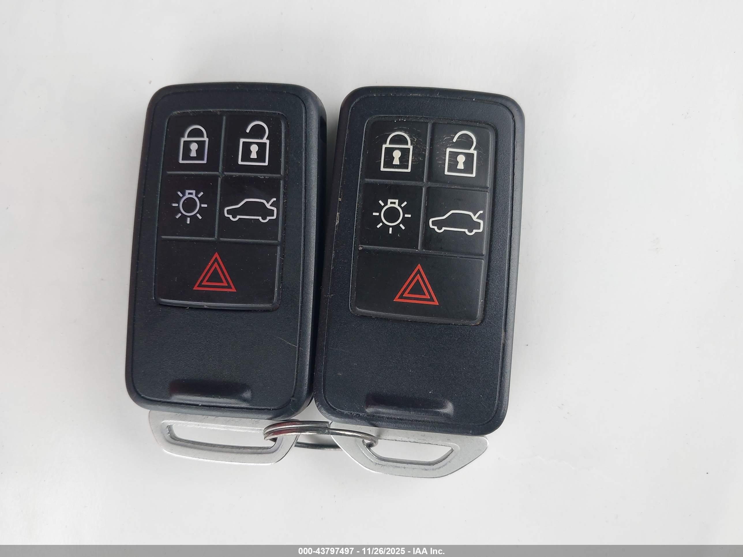 VOLVO S60 image 11