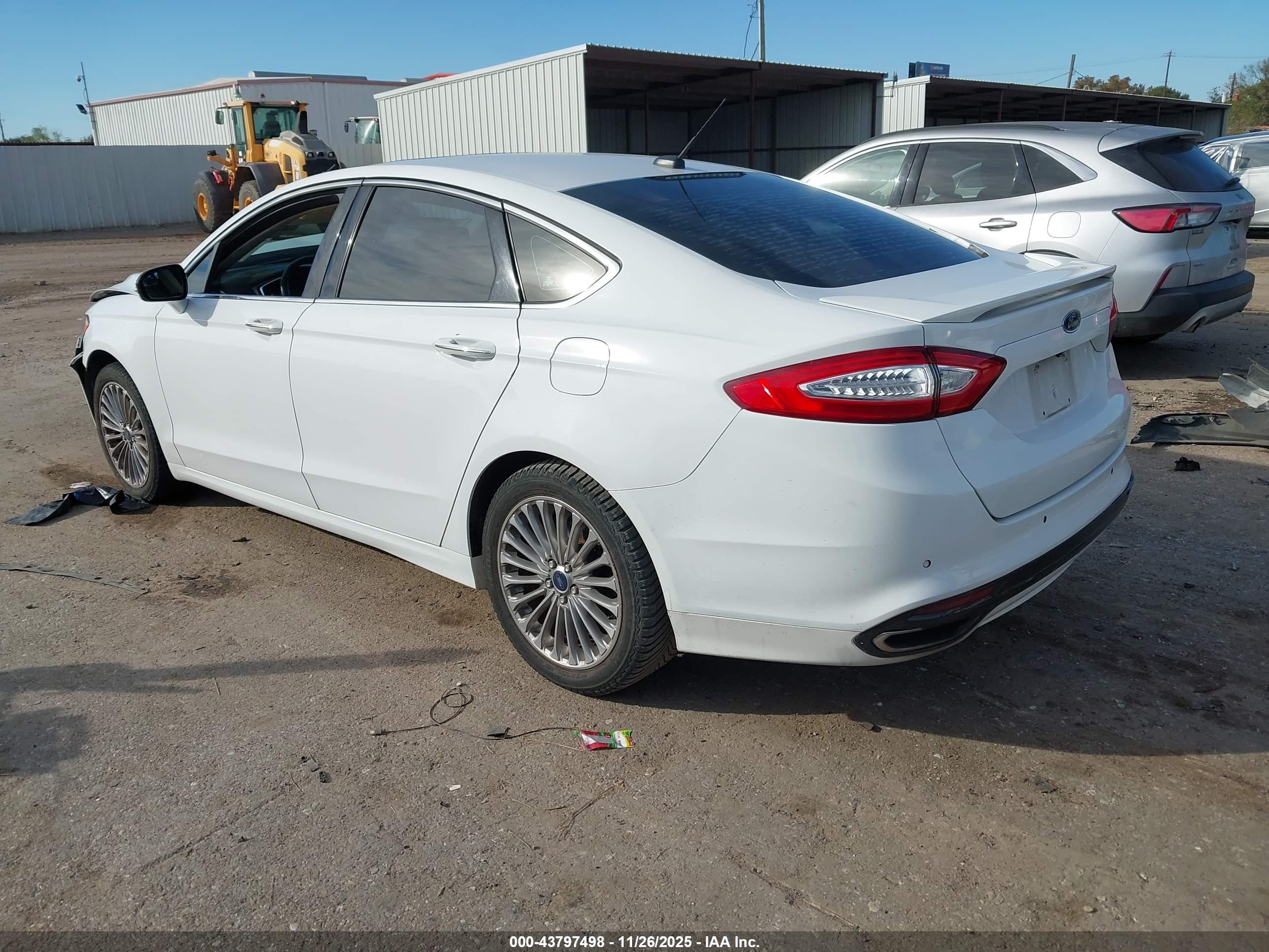 FORD FUSION image 3