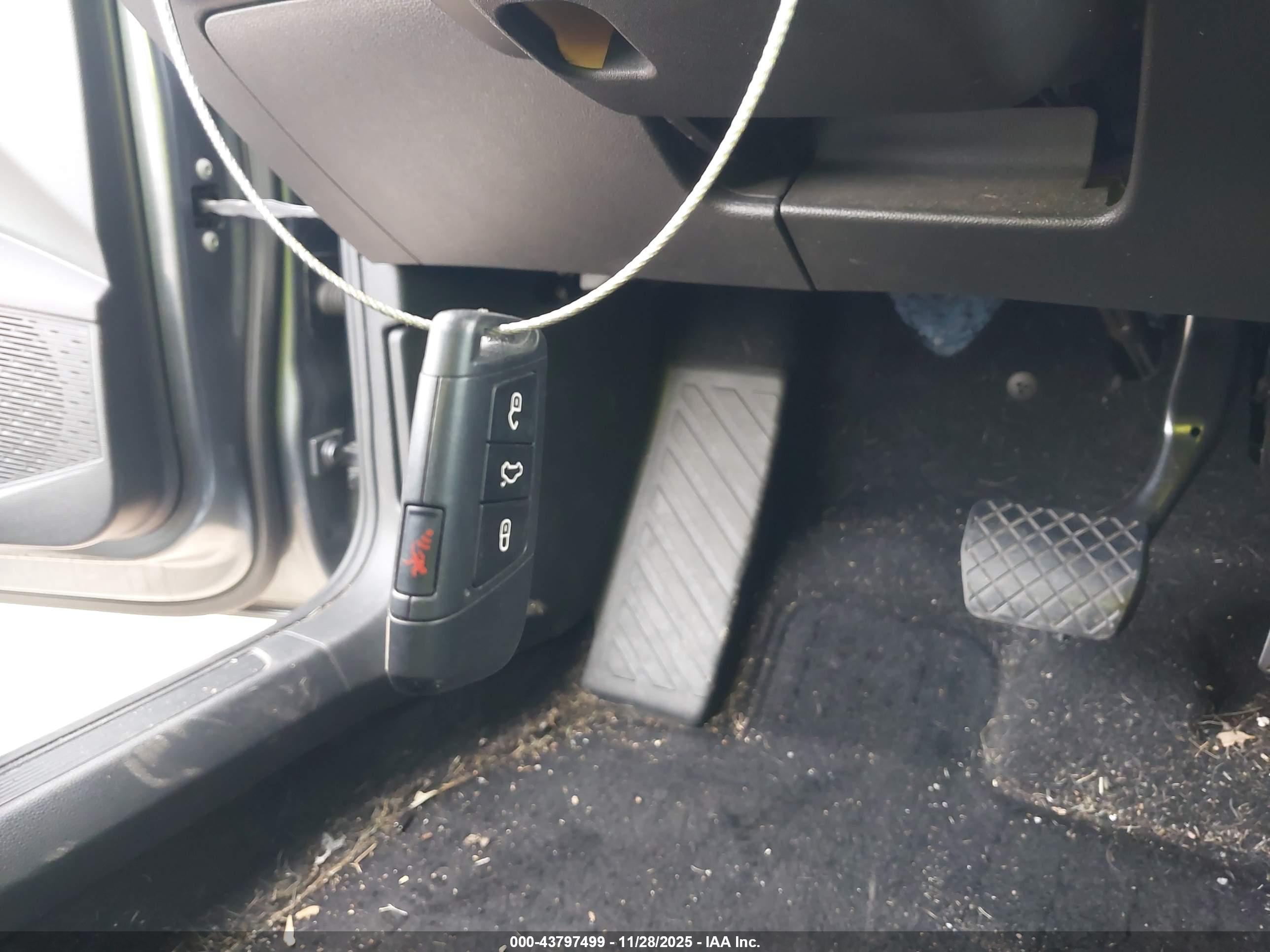 VOLKSWAGEN JETTA image 11
