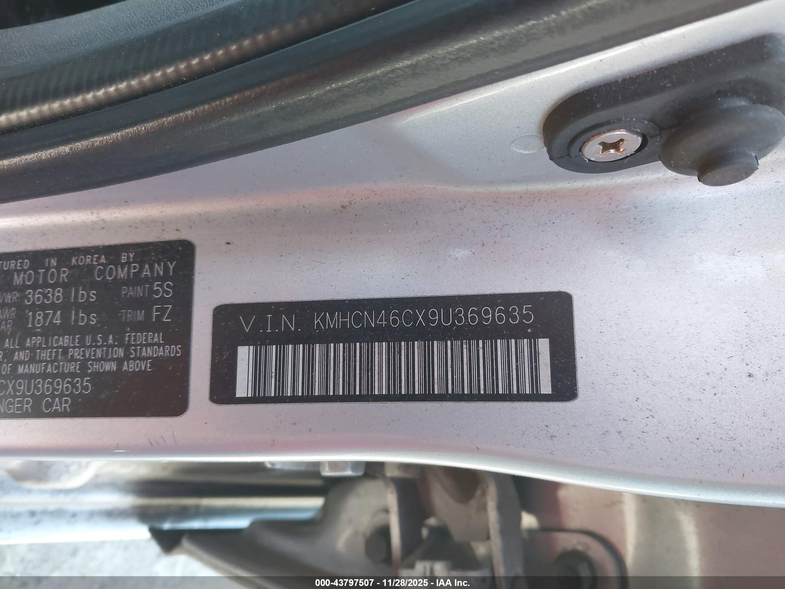 HYUNDAI ACCENT image 9