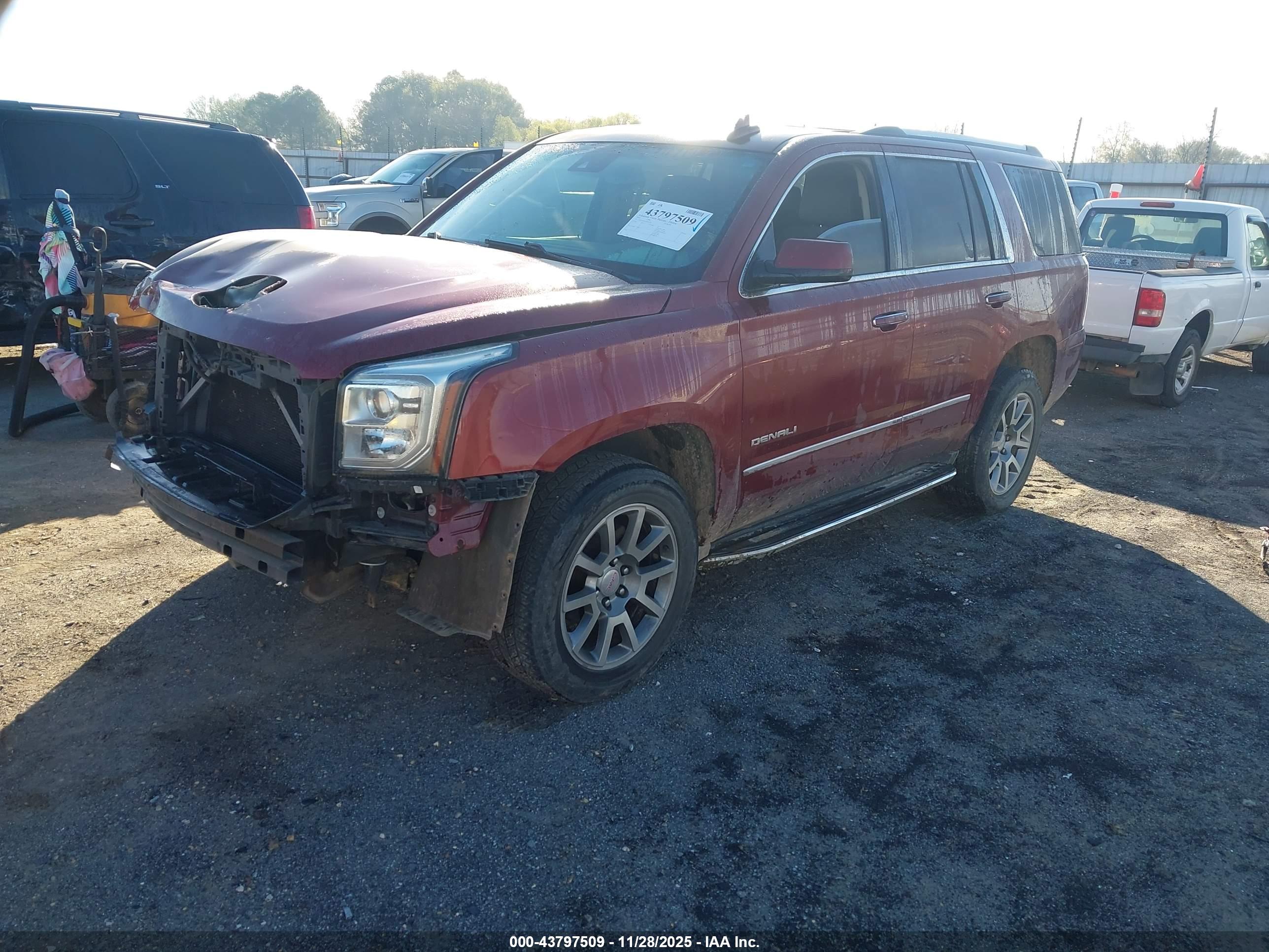 GMC YUKON image 2