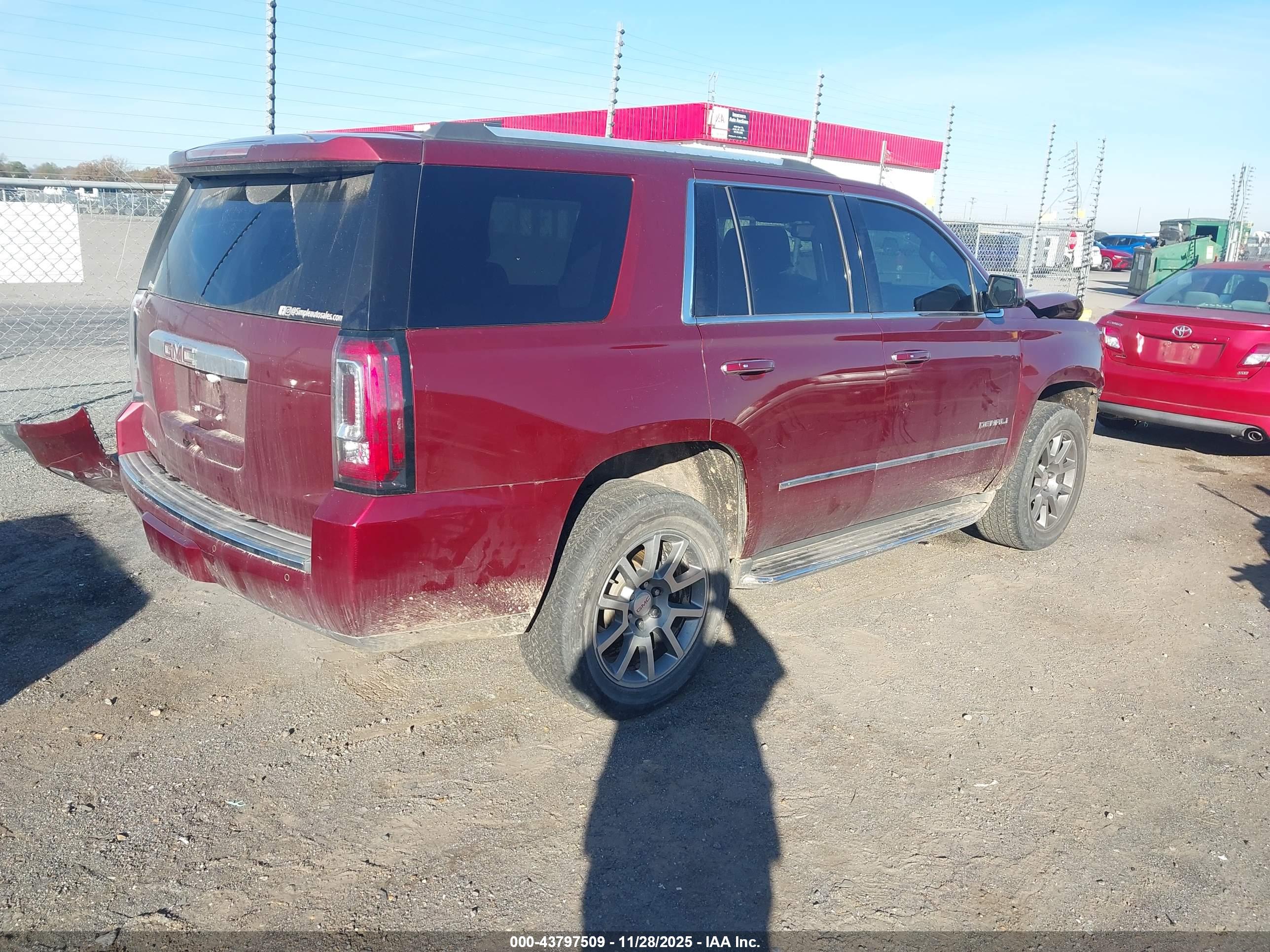 GMC YUKON image 4