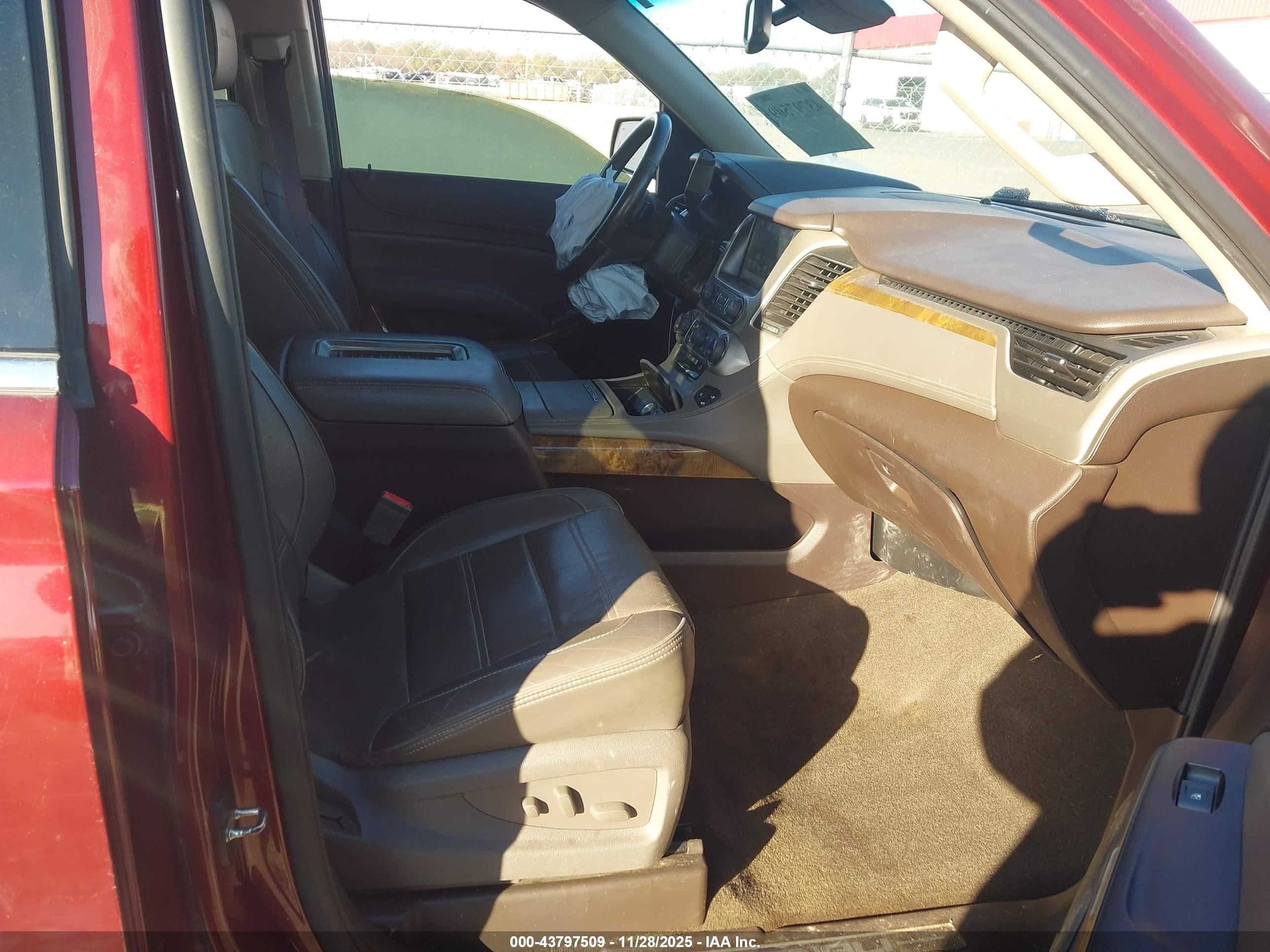 GMC YUKON image 5