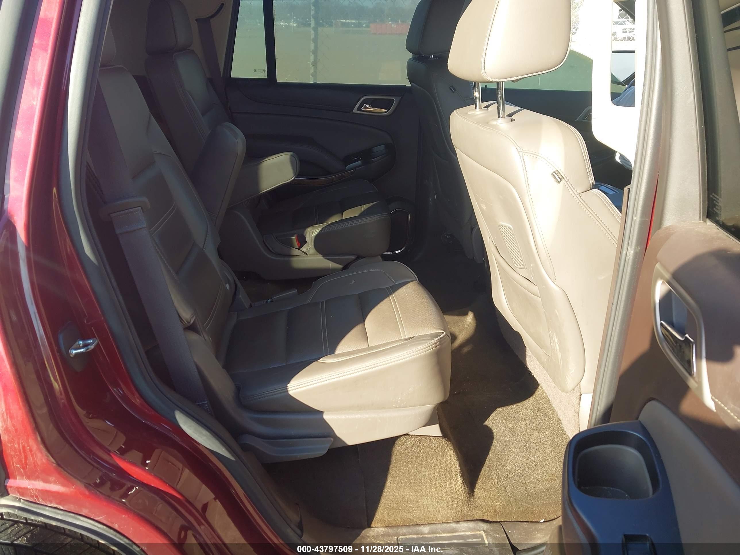 GMC YUKON image 8