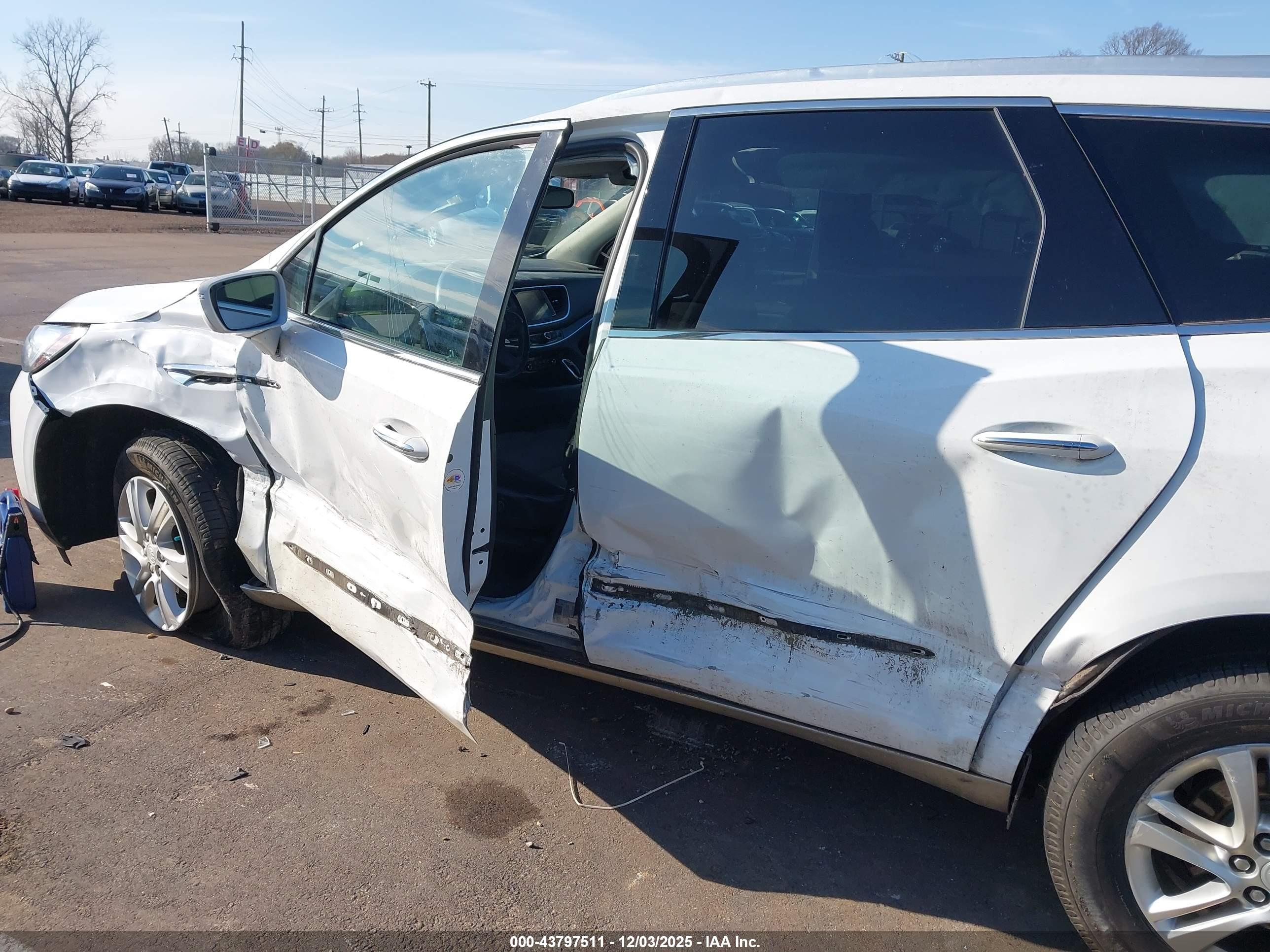 BUICK ENCLAVE image 6