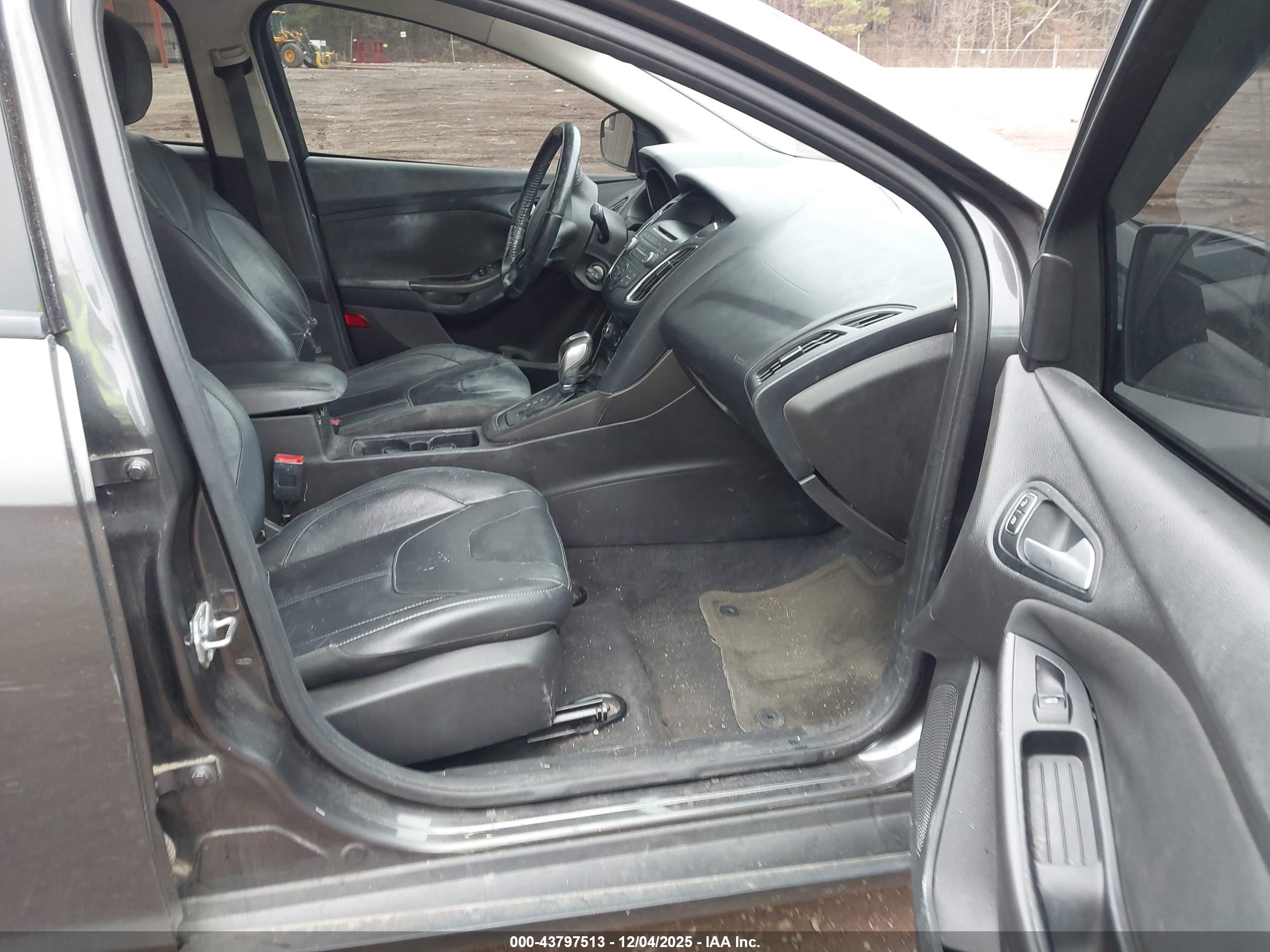 FORD FOCUS image 5