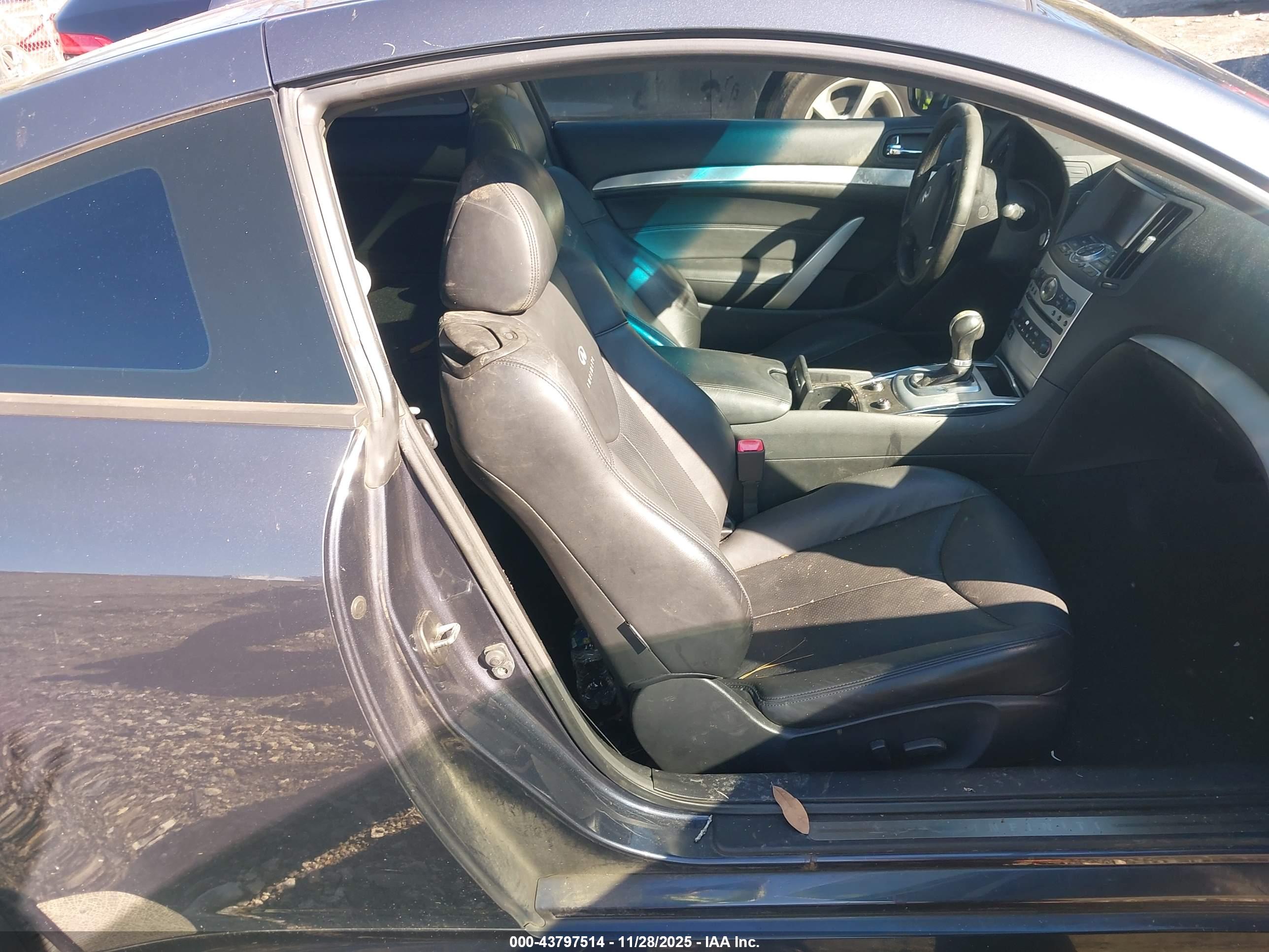 INFINITI G37 image 5