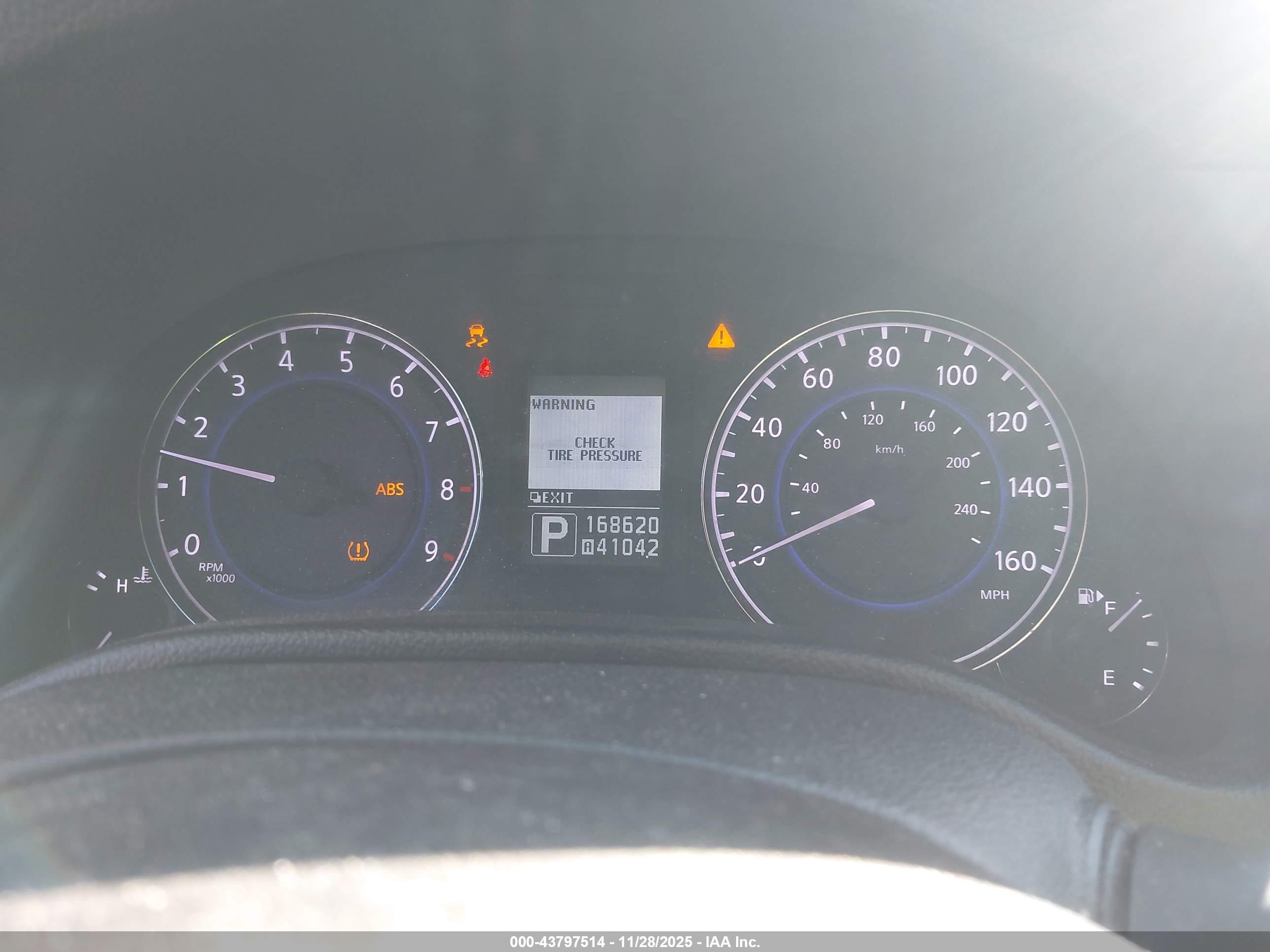 INFINITI G37 image 7