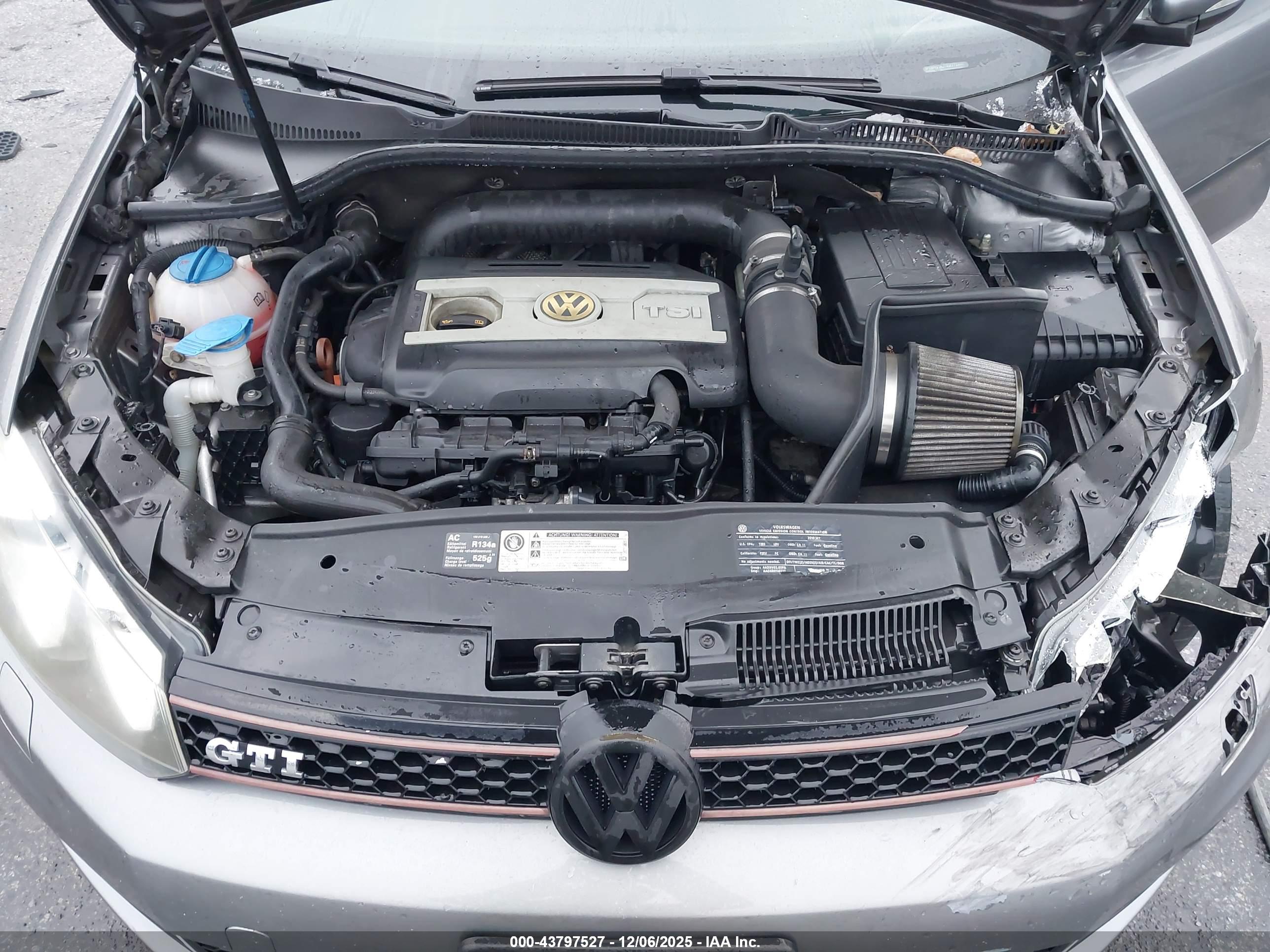 VOLKSWAGEN GTI image 10