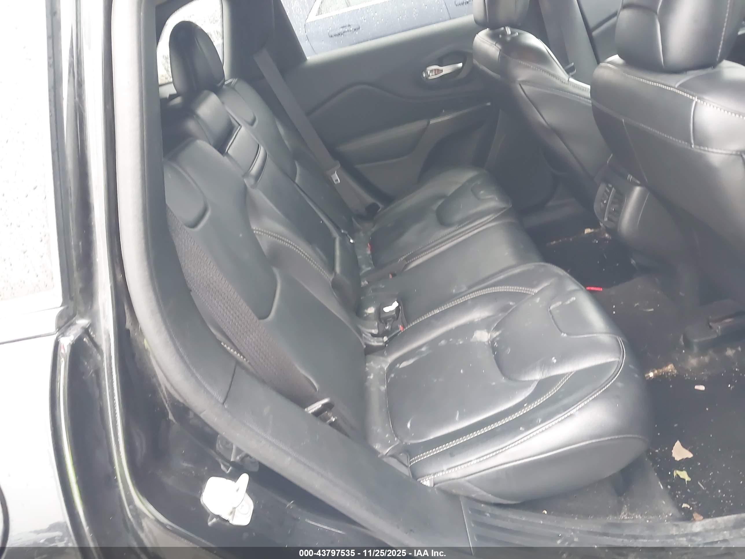 JEEP CHEROKEE image 8