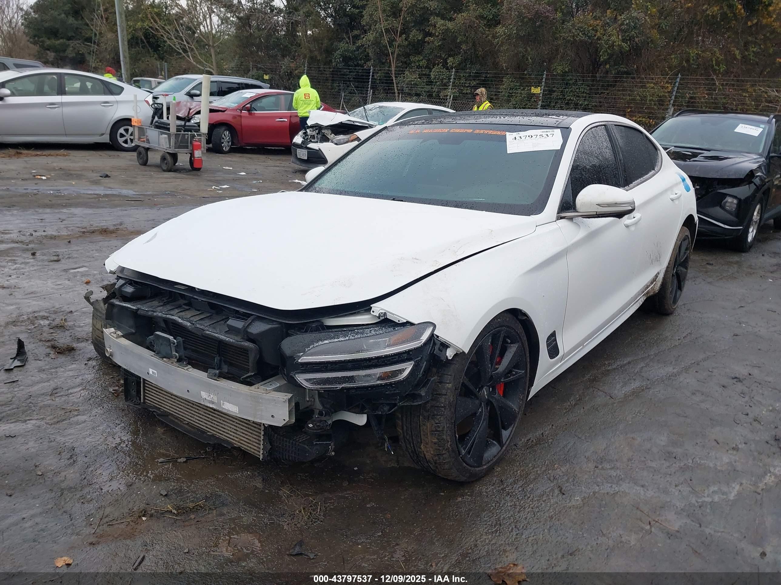 GENESIS G70 image 2