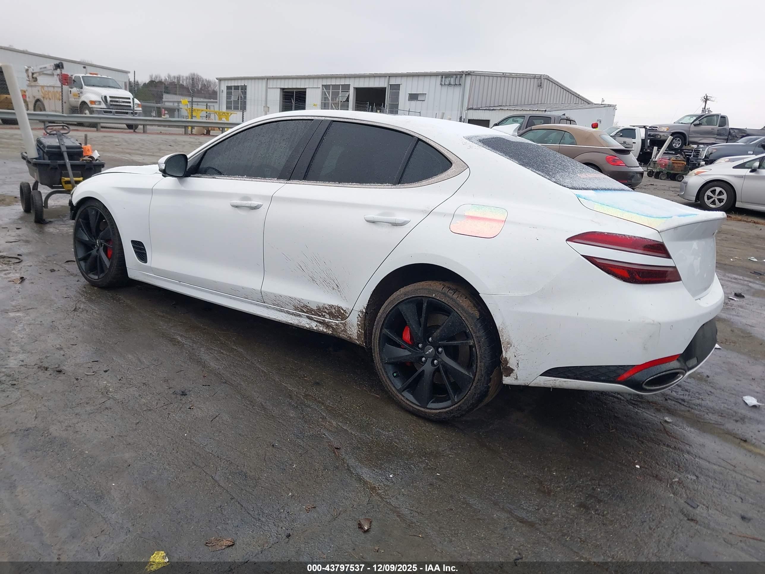 GENESIS G70 image 3
