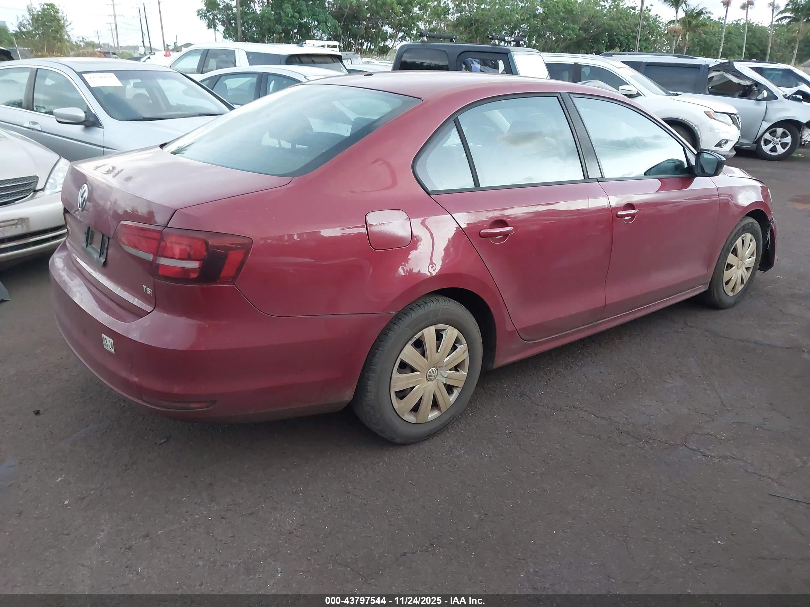 VOLKSWAGEN JETTA image 4