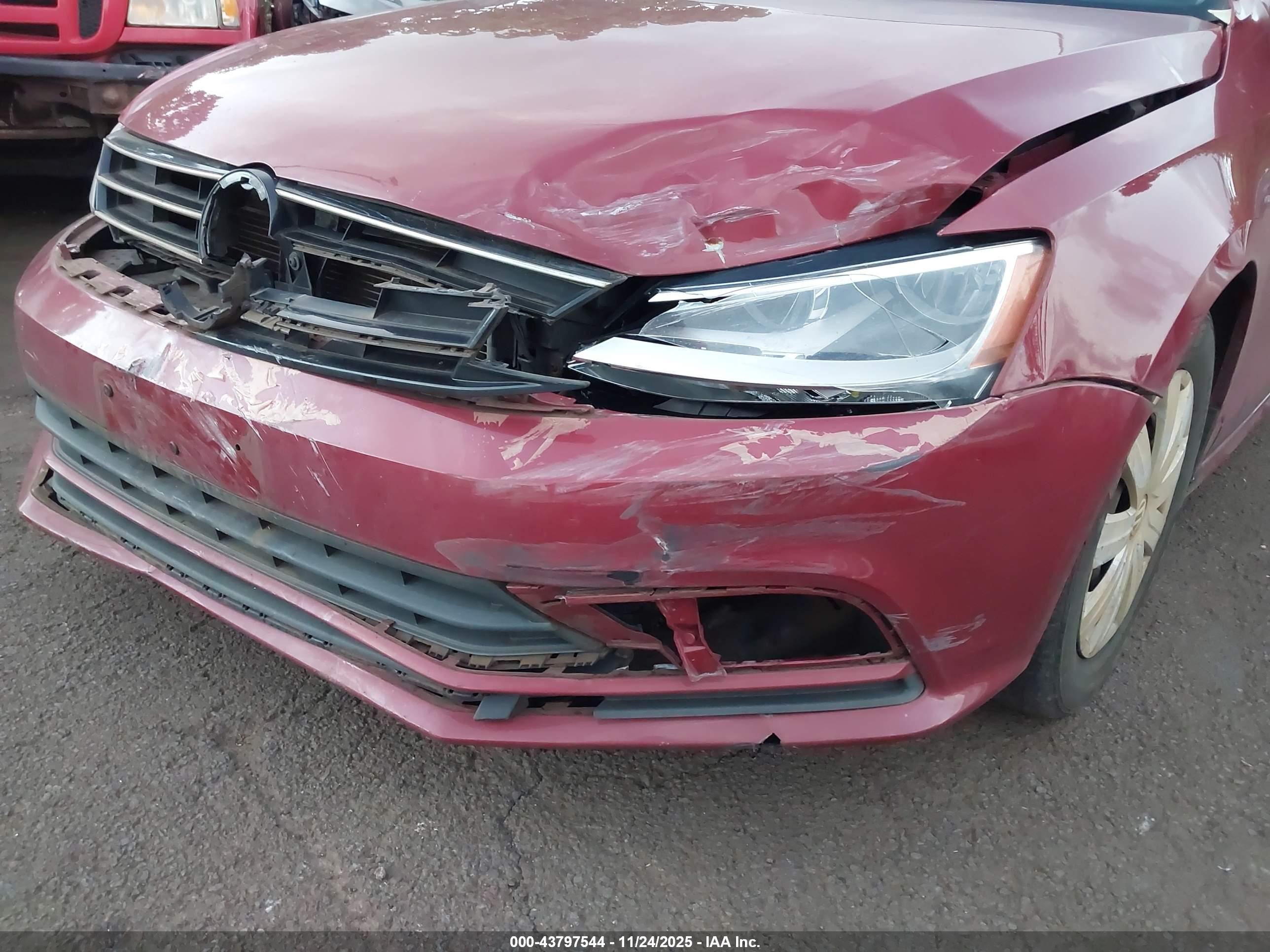 VOLKSWAGEN JETTA image 6