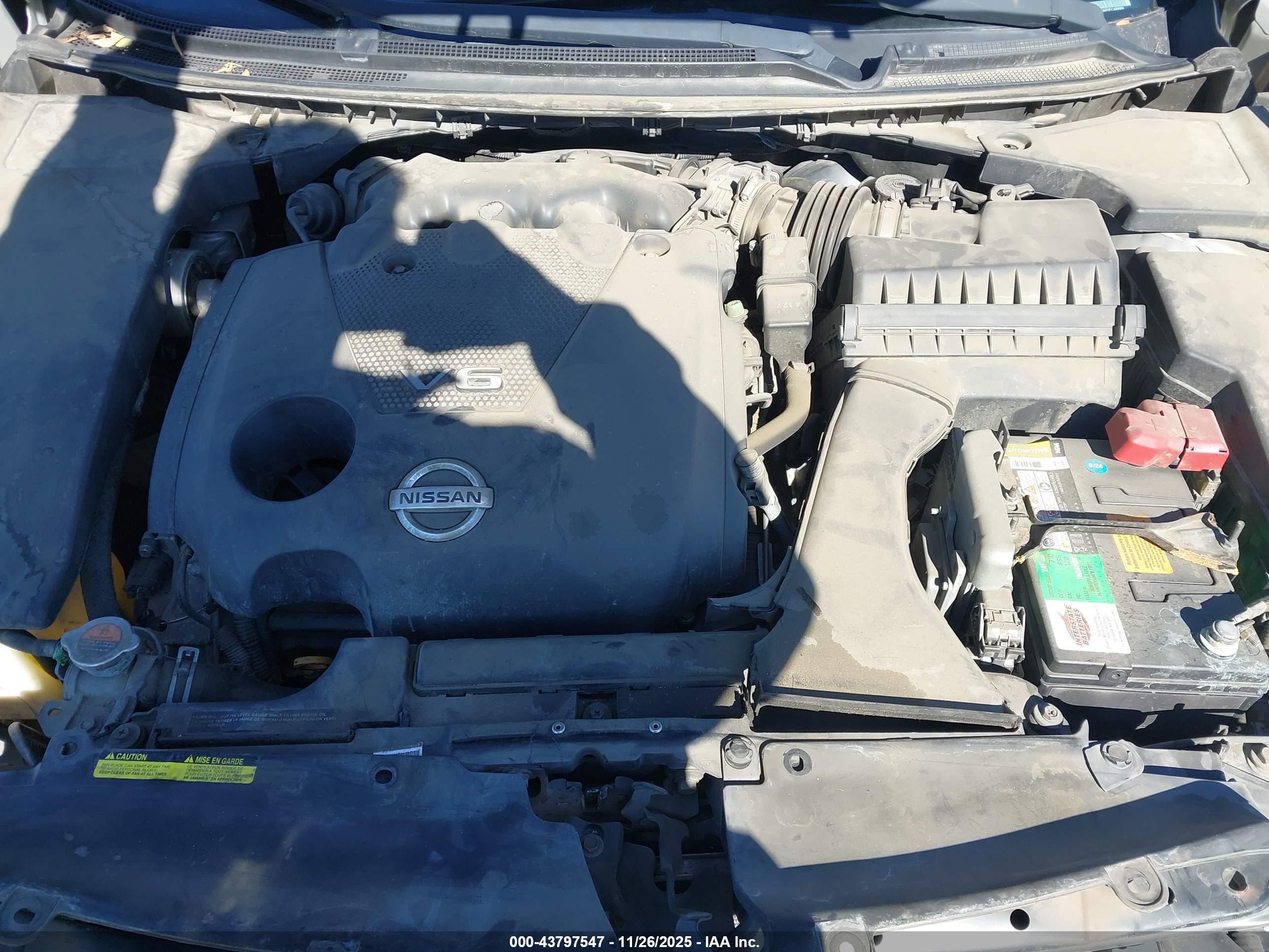 NISSAN MAXIMA image 10