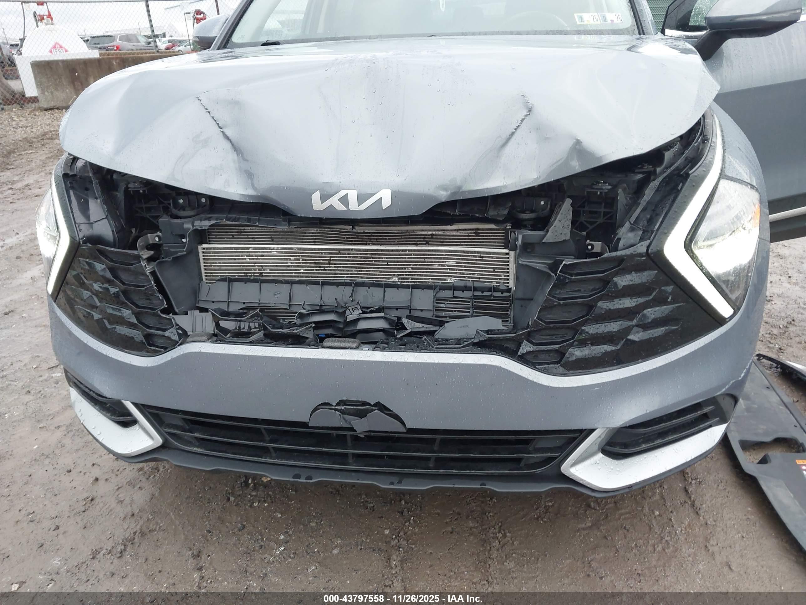 KIA SPORTAGE image 6