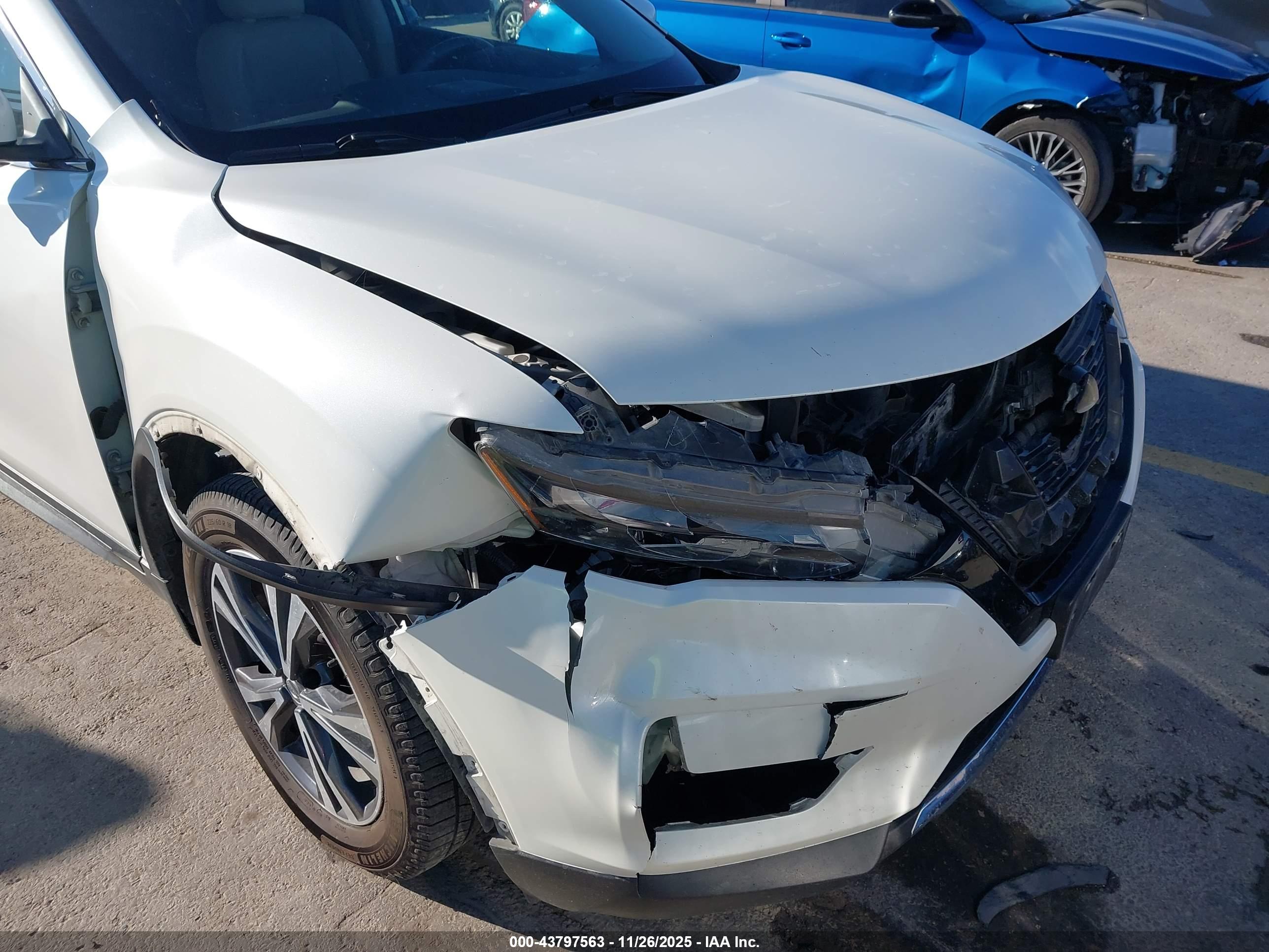 NISSAN ROGUE image 6
