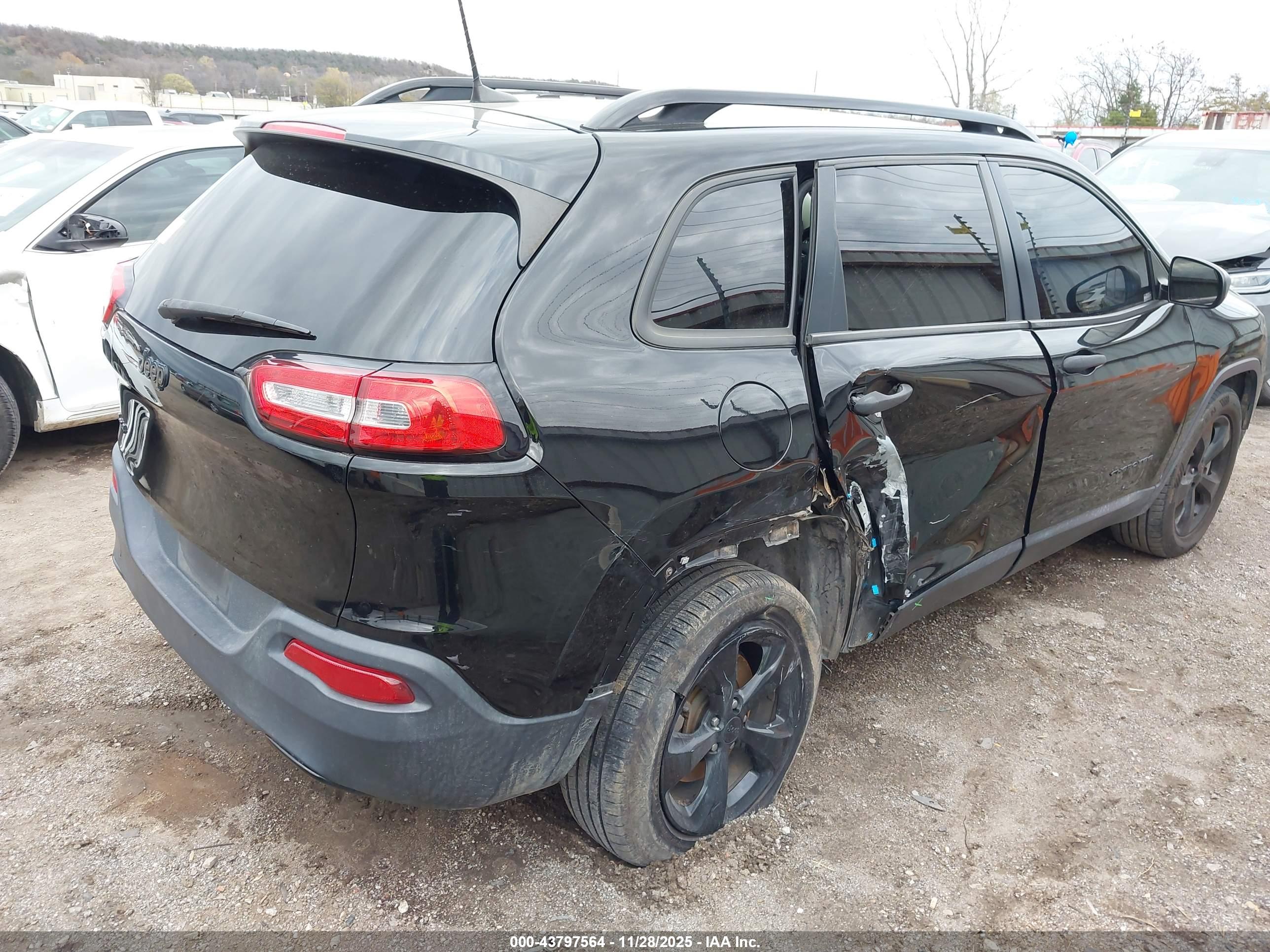 JEEP CHEROKEE image 6
