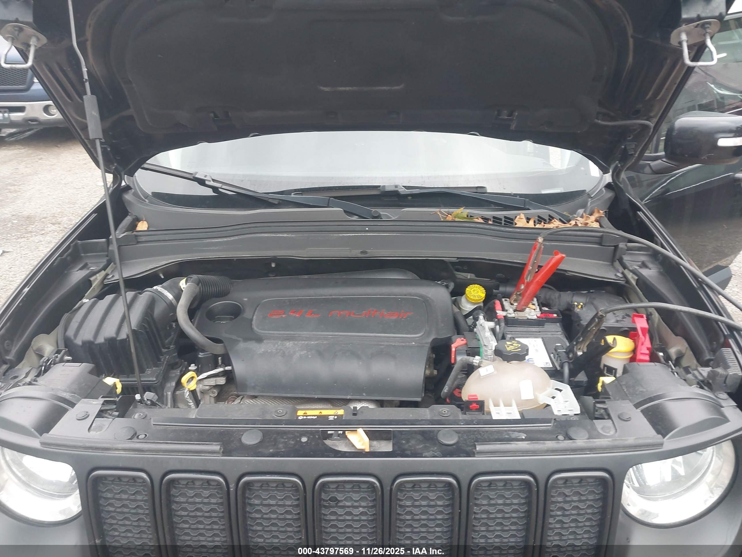 JEEP RENEGADE image 10