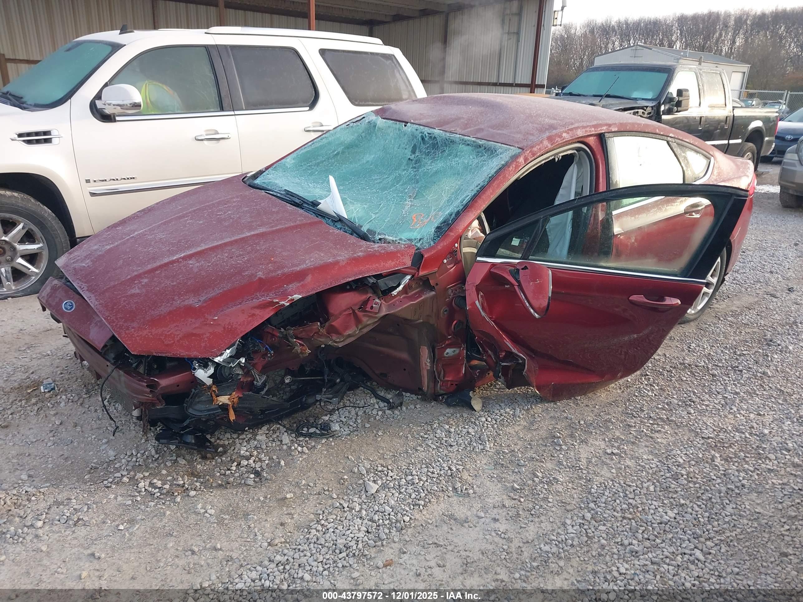 FORD FUSION image 2