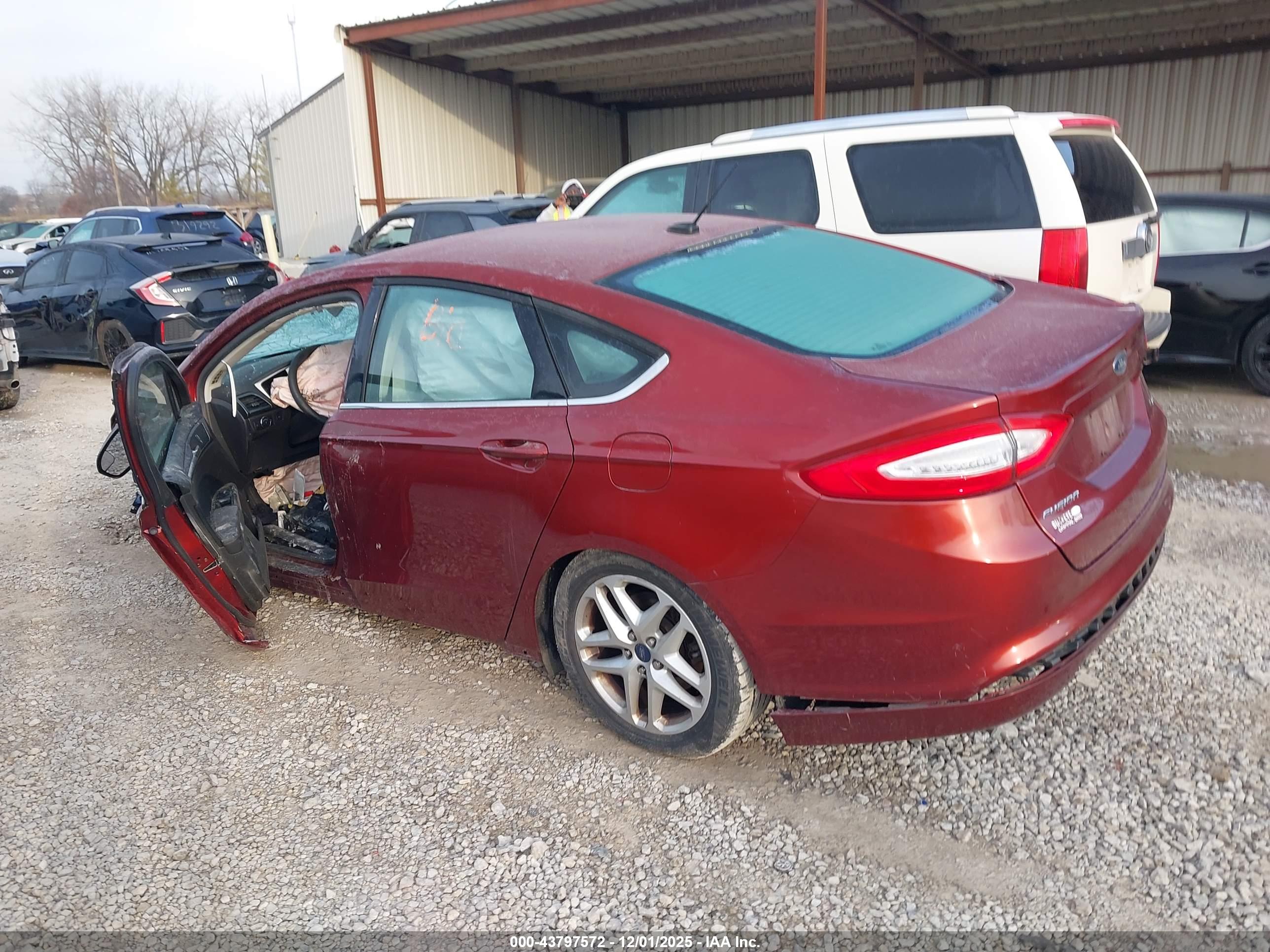 FORD FUSION image 3