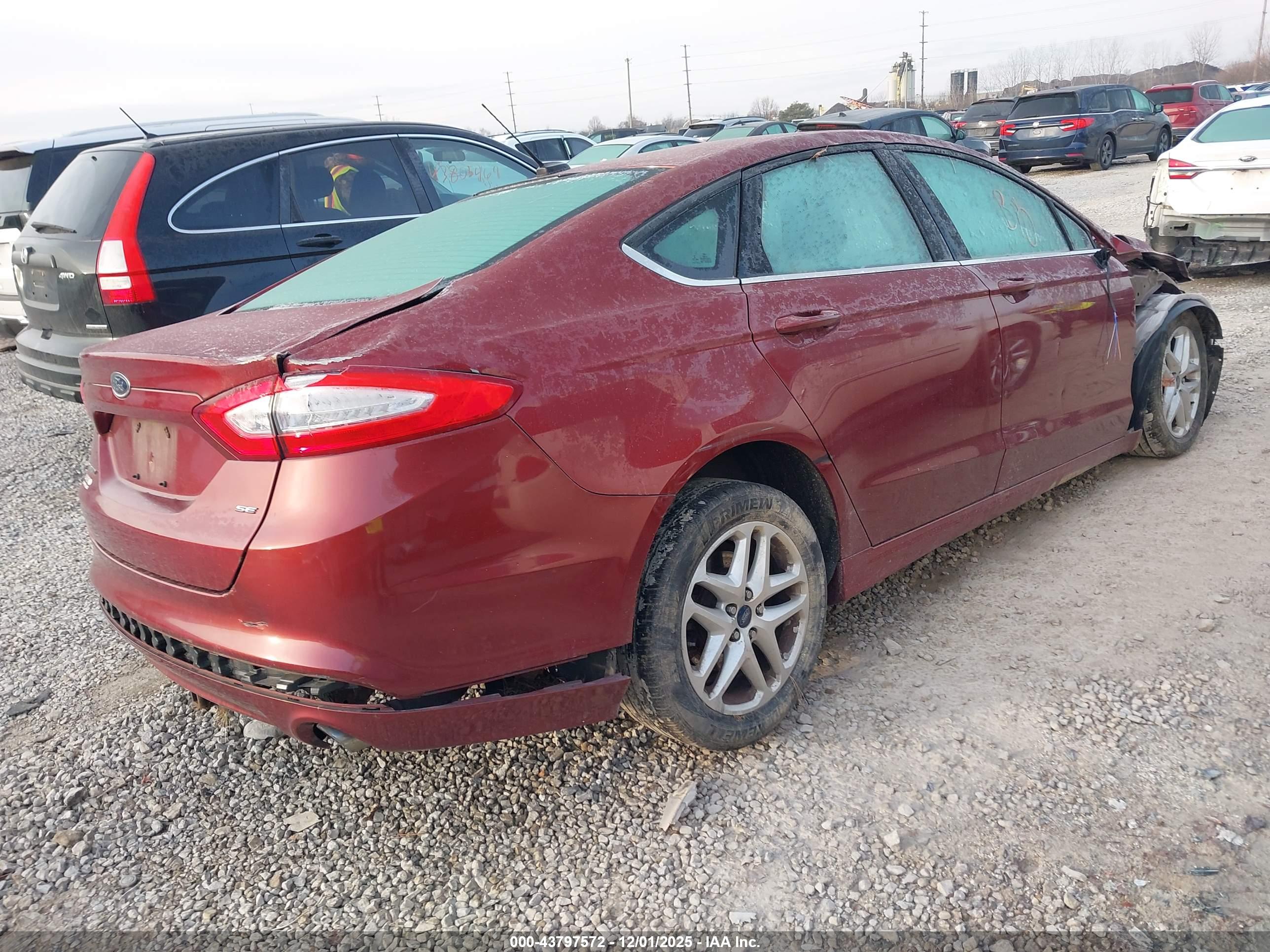 FORD FUSION image 4