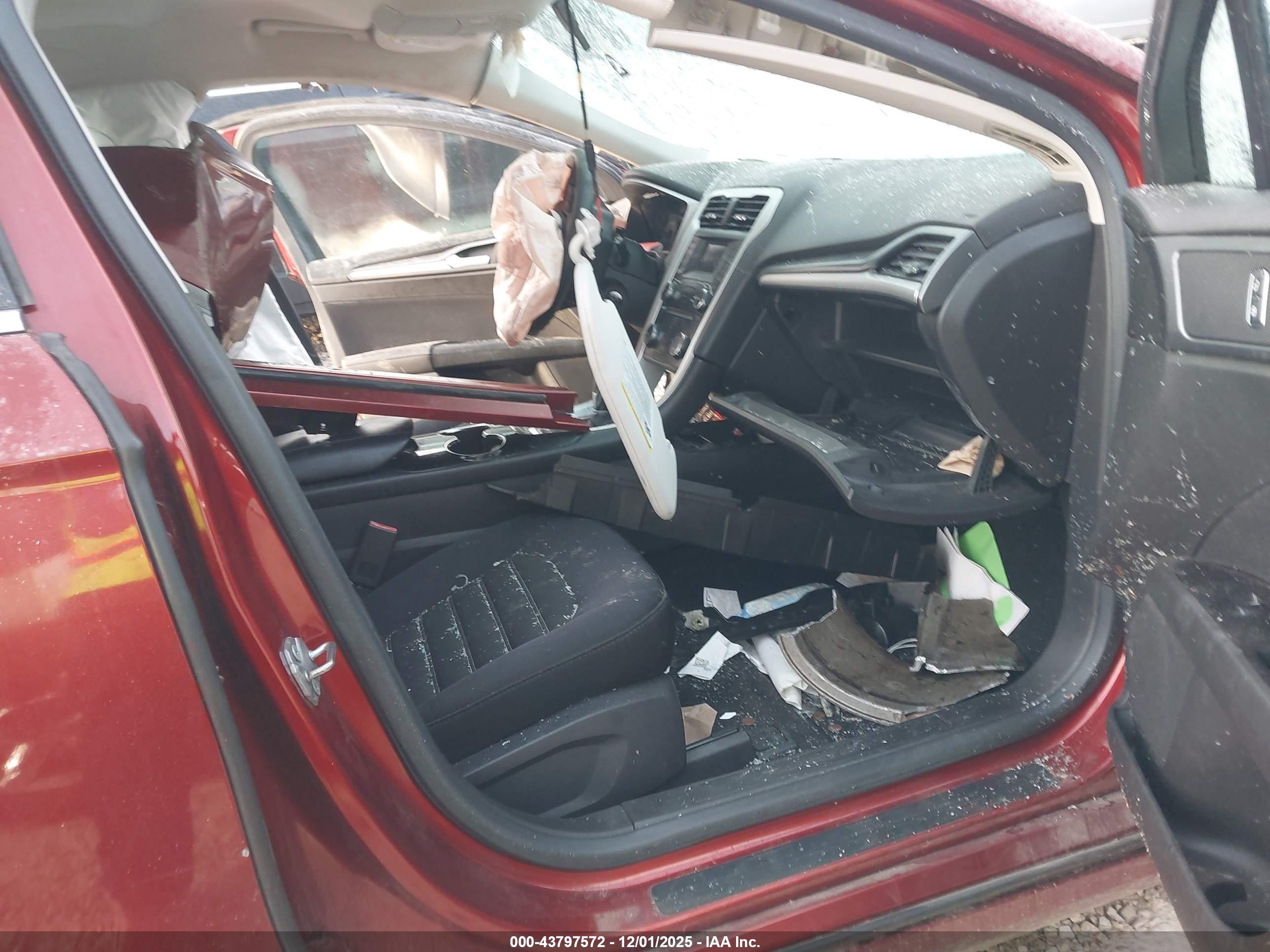 FORD FUSION image 5