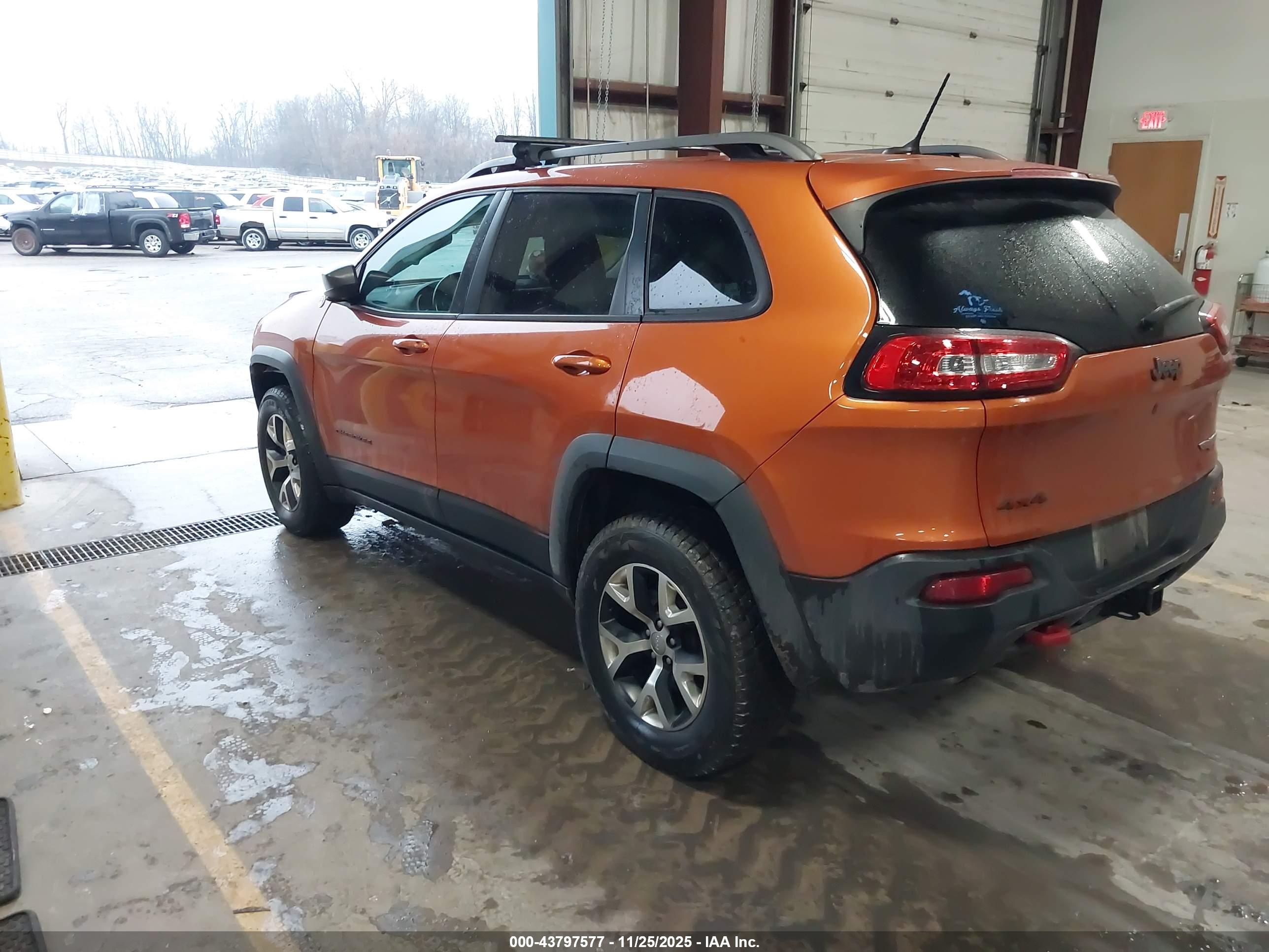 JEEP CHEROKEE image 3