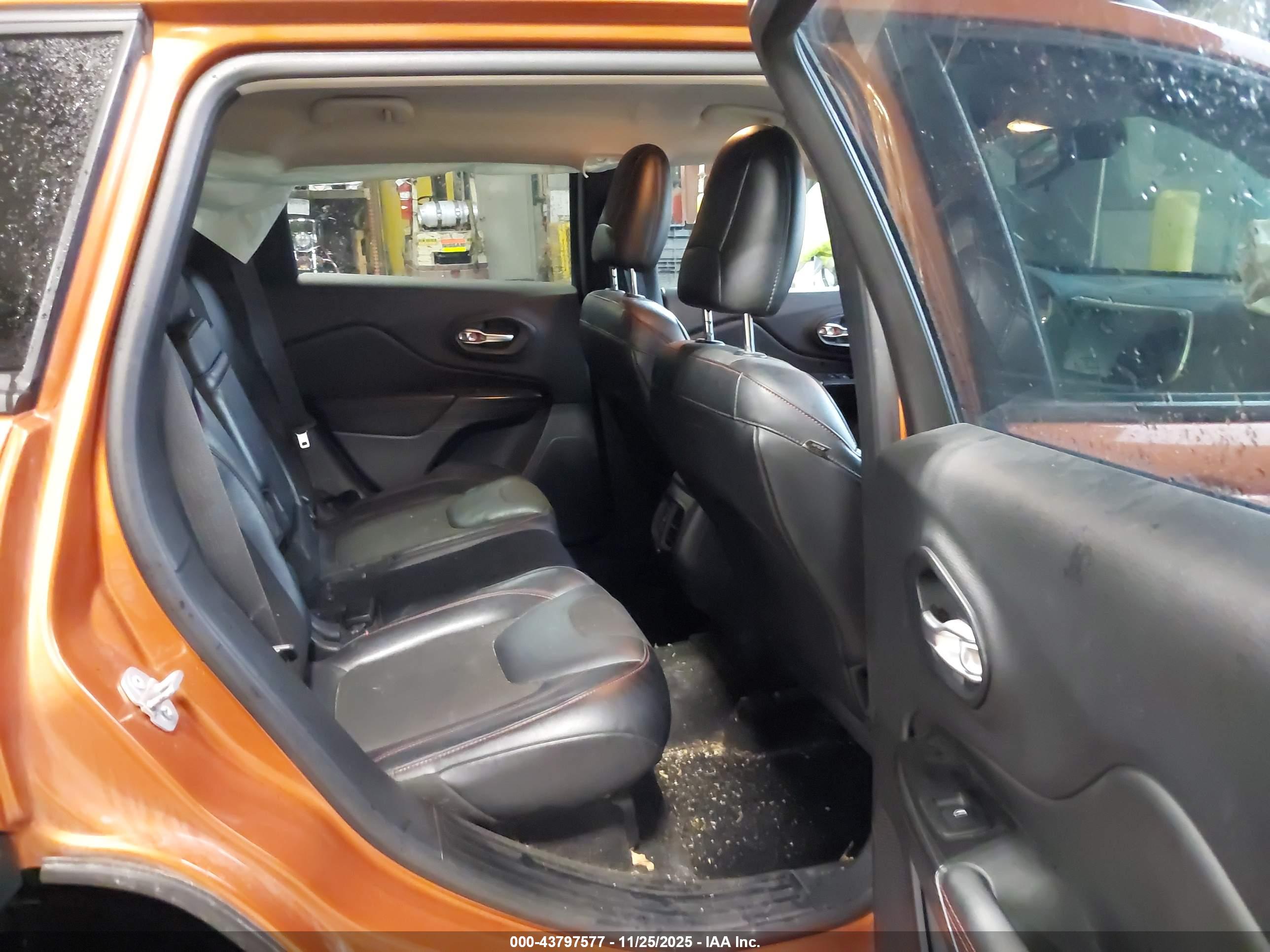 JEEP CHEROKEE image 8