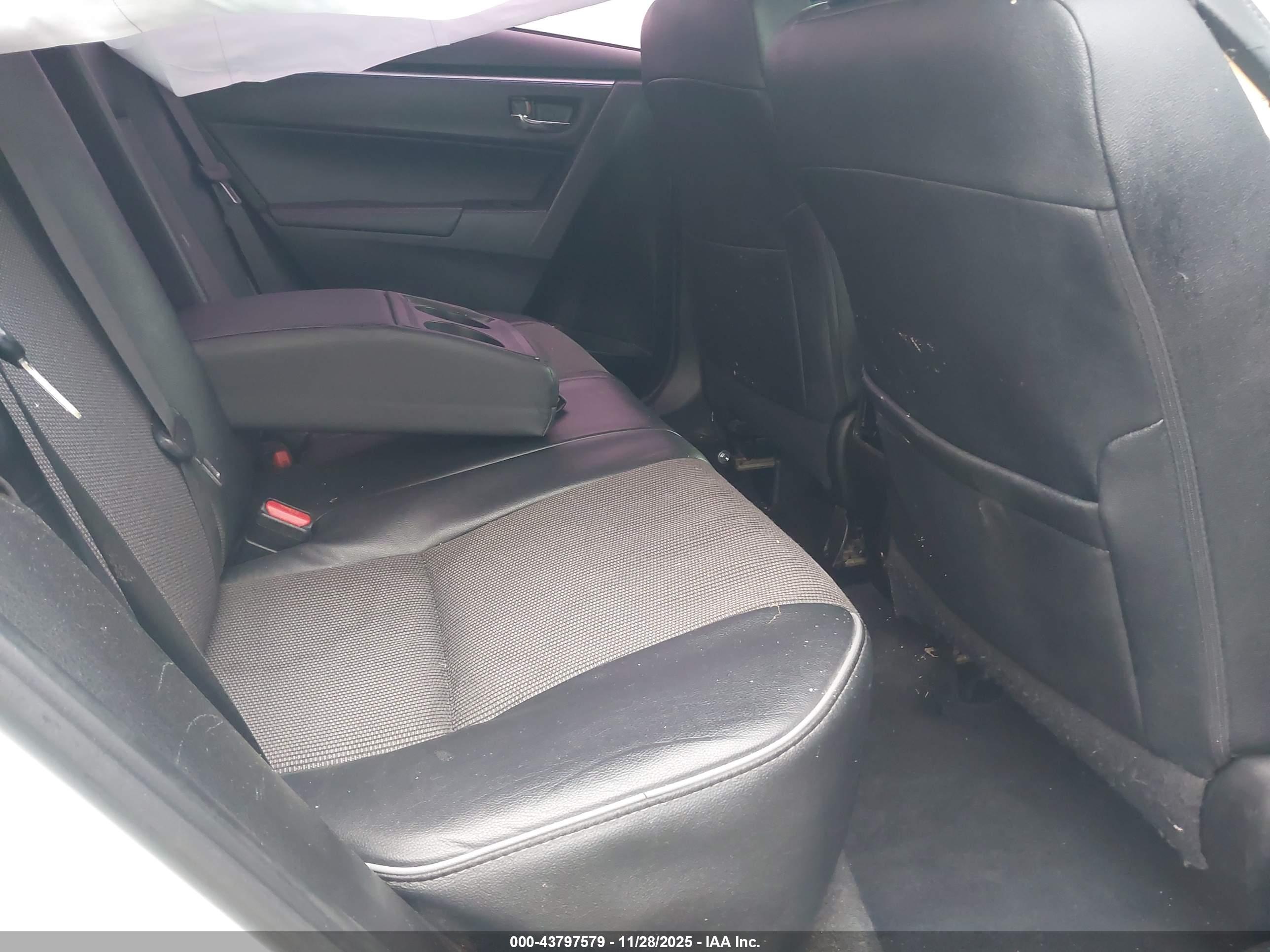 TOYOTA COROLLA image 8