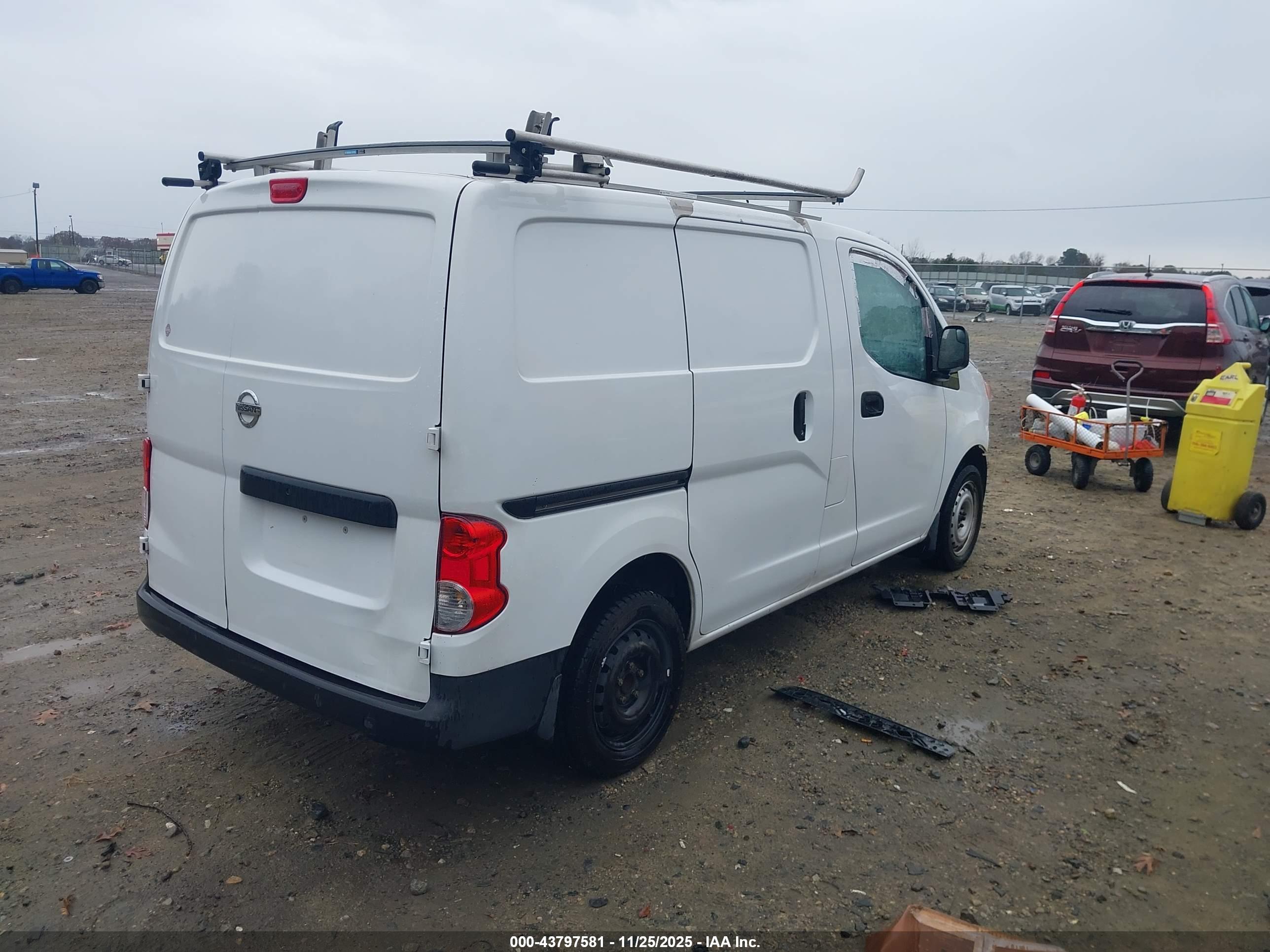 NISSAN NV200 image 4