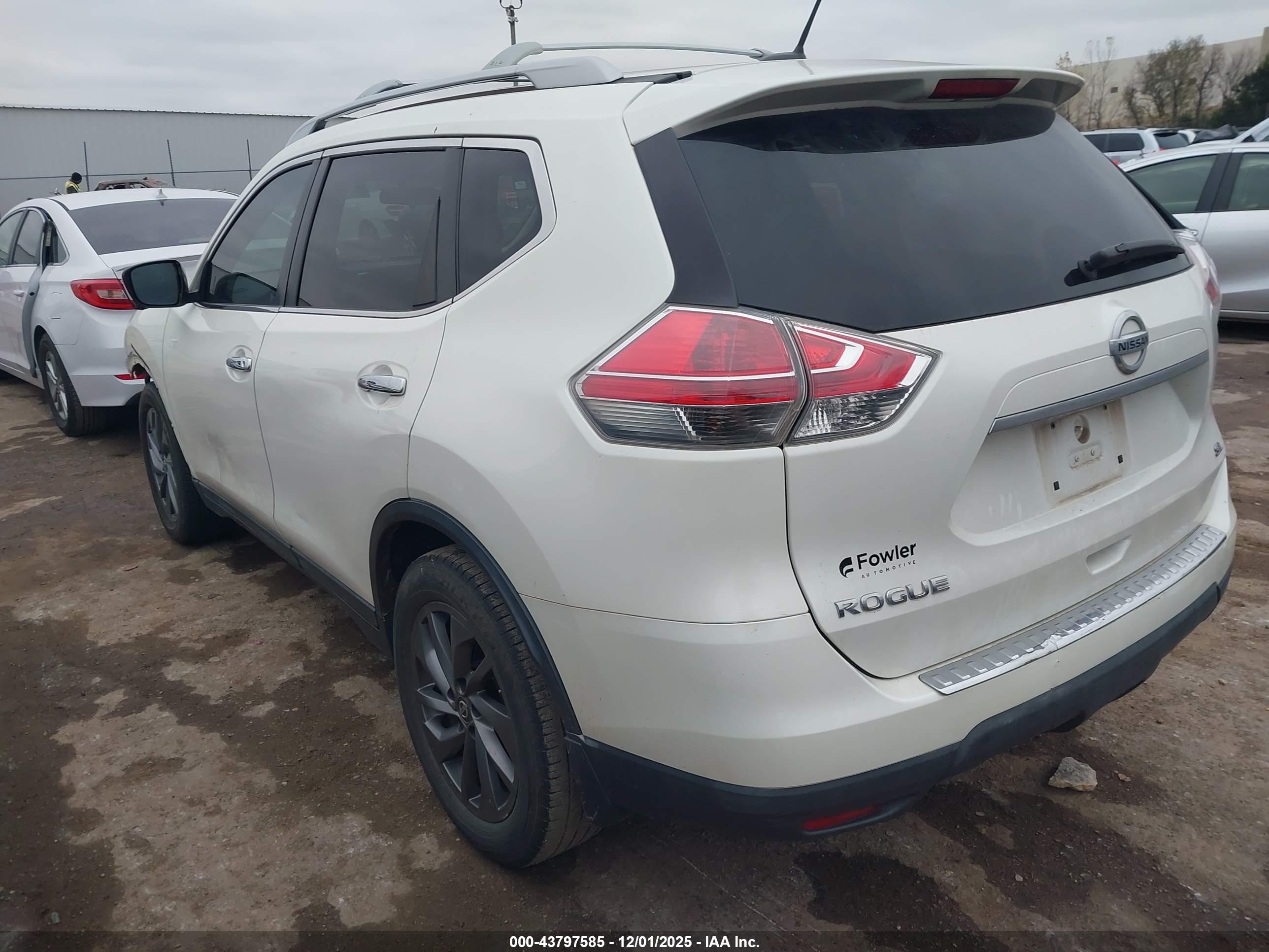 NISSAN ROGUE image 3