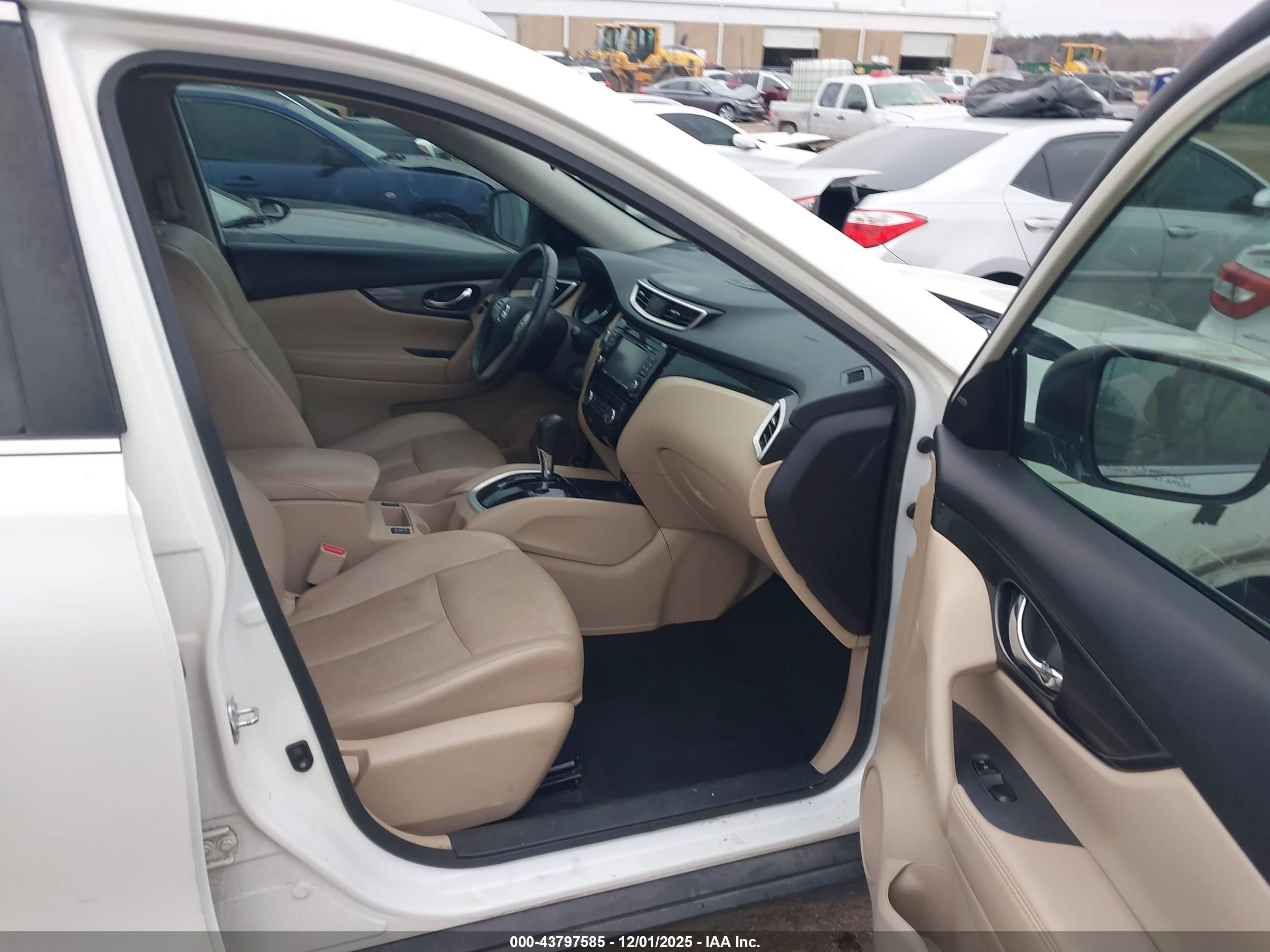 NISSAN ROGUE image 5