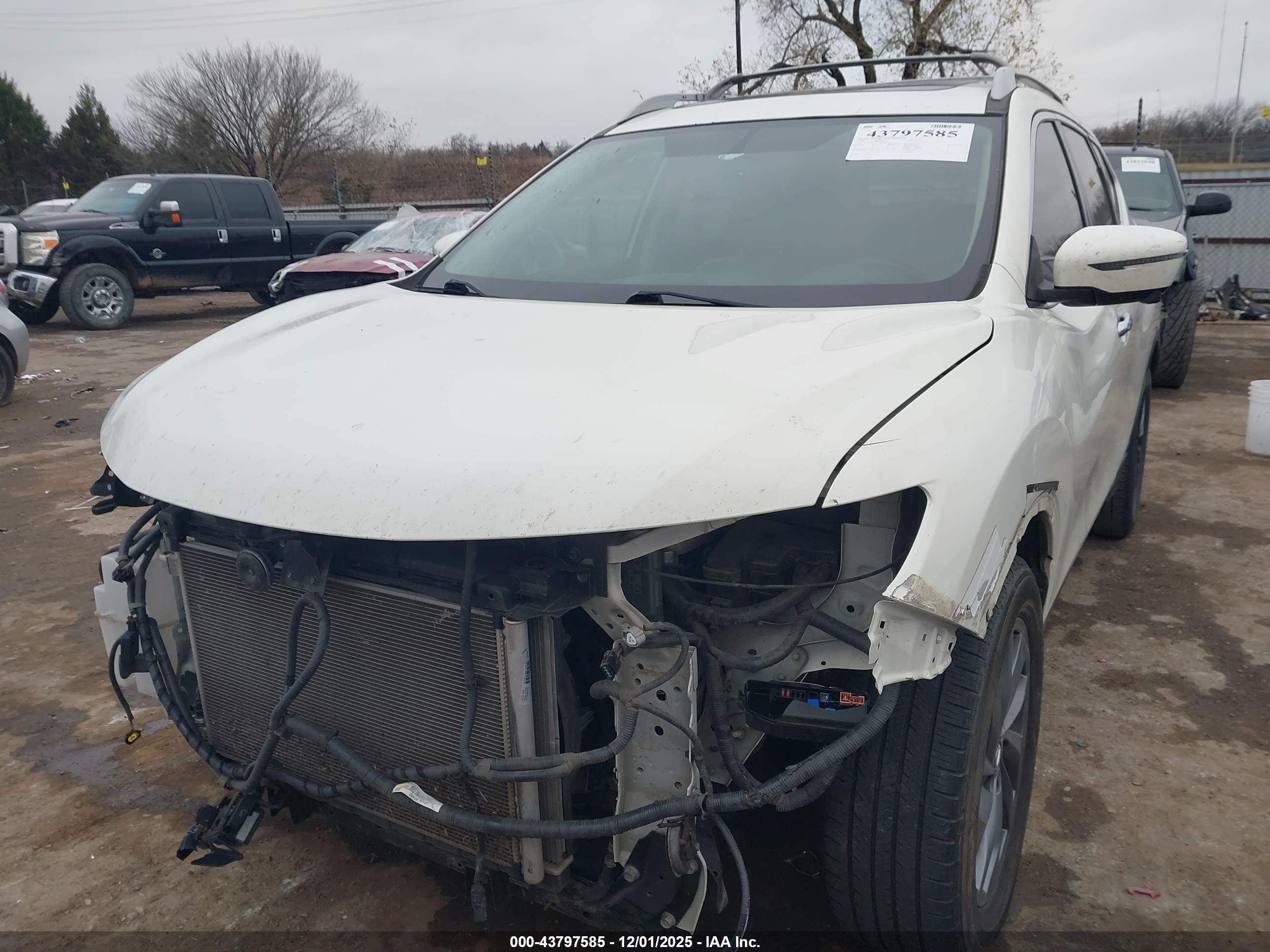NISSAN ROGUE image 6