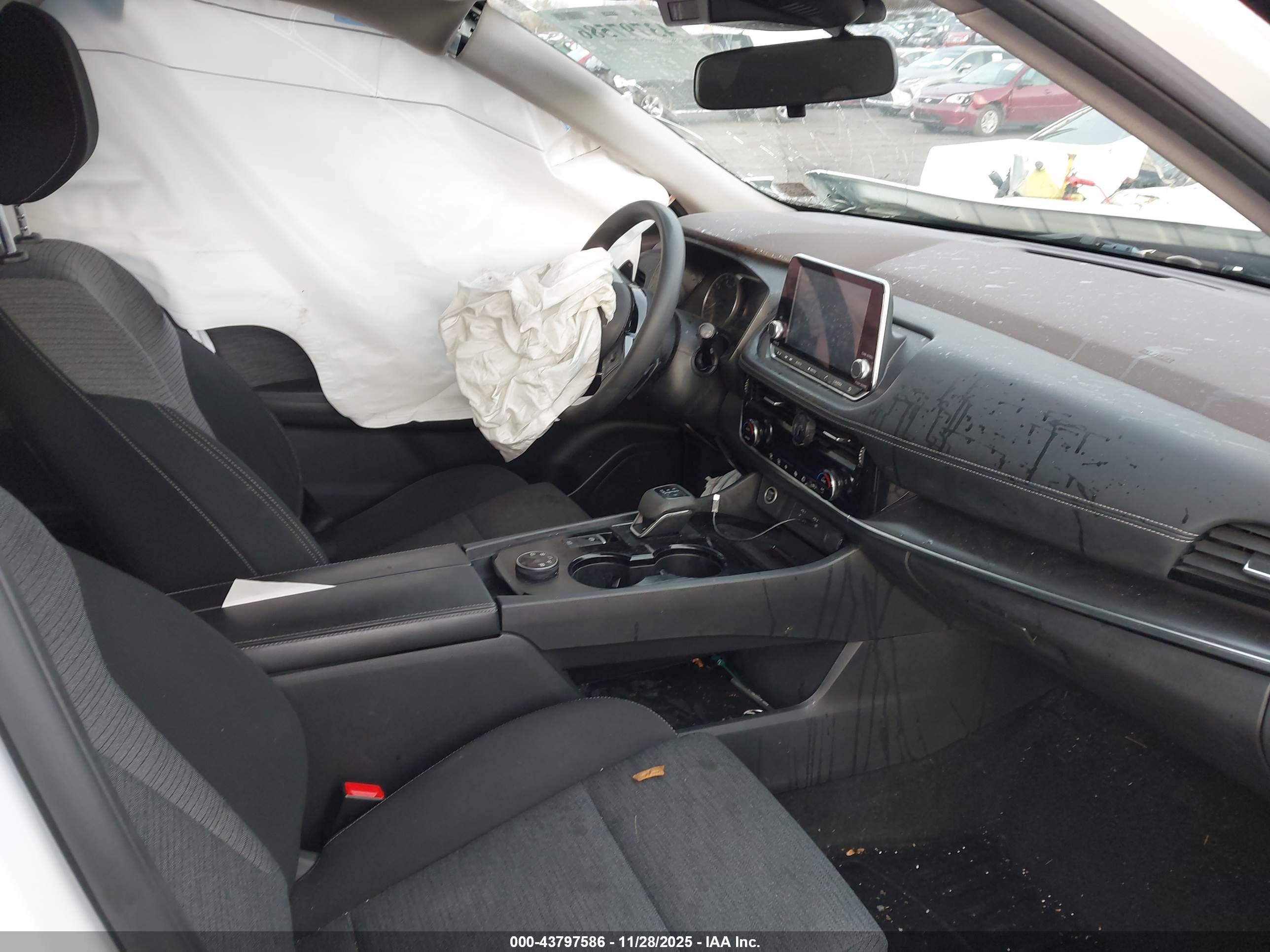 NISSAN ROGUE image 5