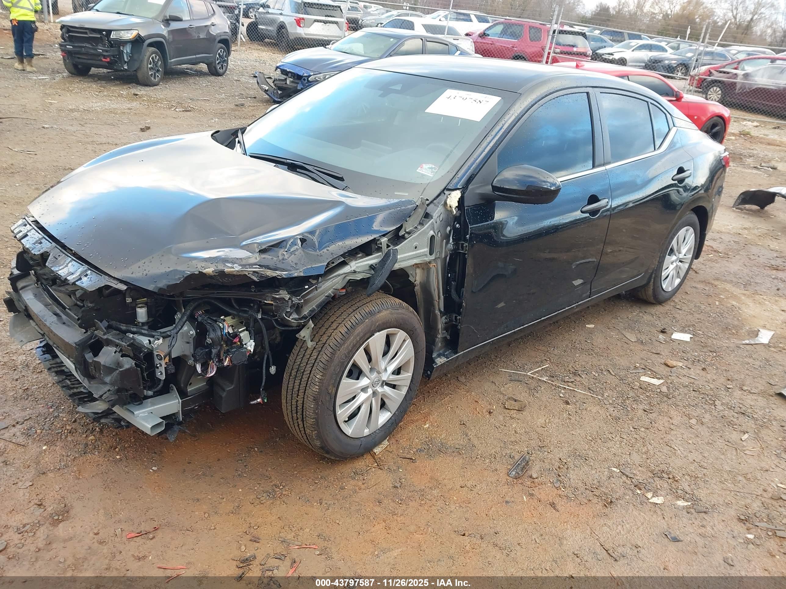 NISSAN SENTRA image 2