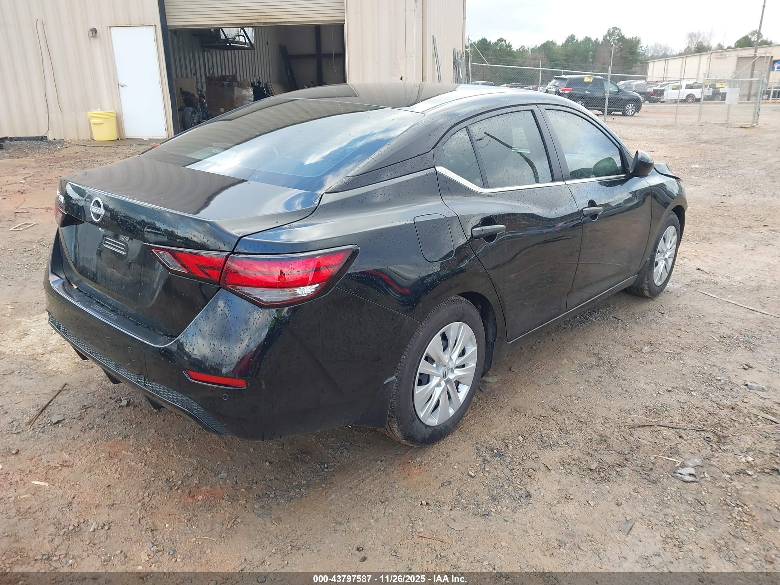 NISSAN SENTRA image 4