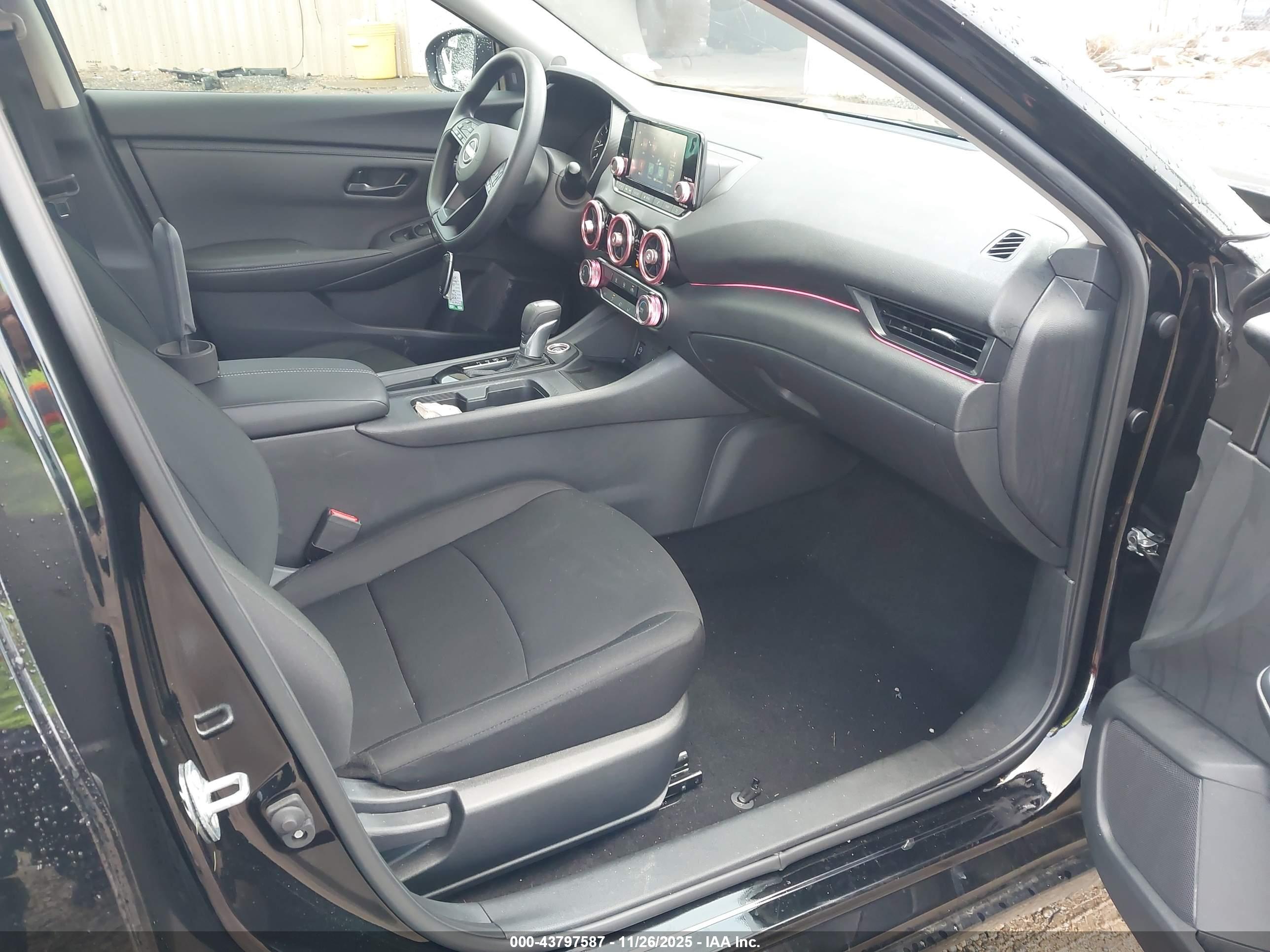 NISSAN SENTRA image 5