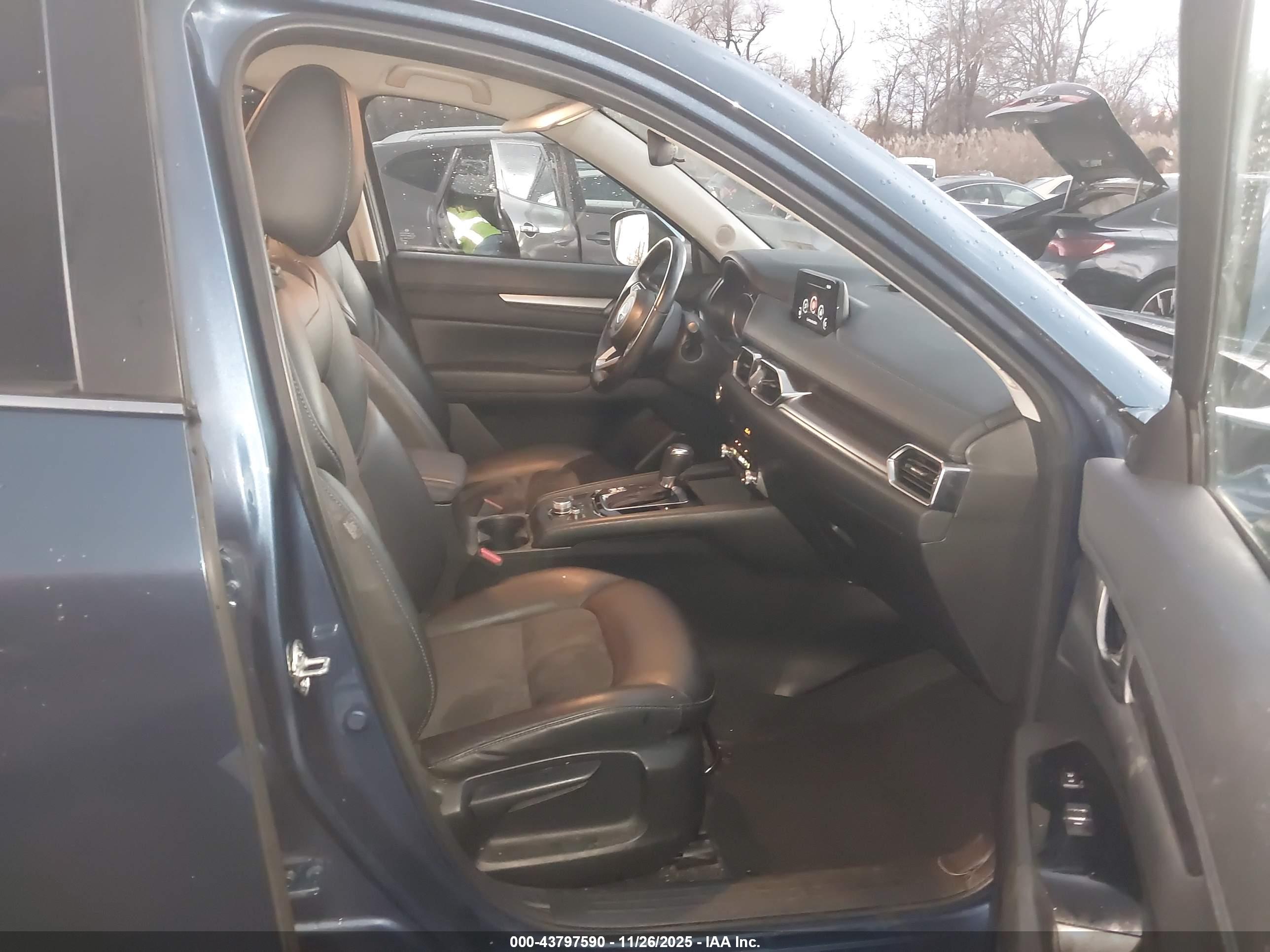 MAZDA CX-5 image 5