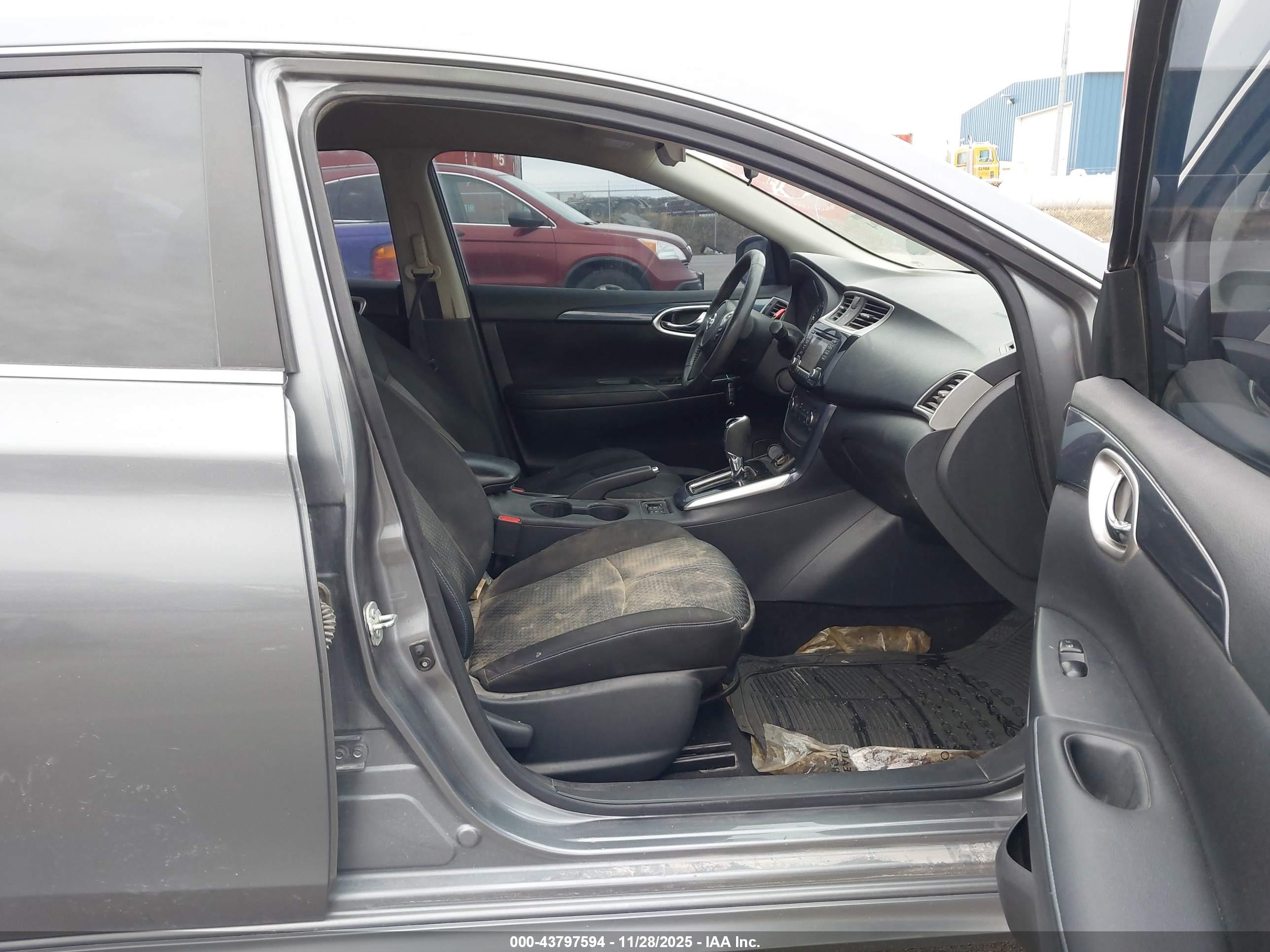 NISSAN SENTRA image 5