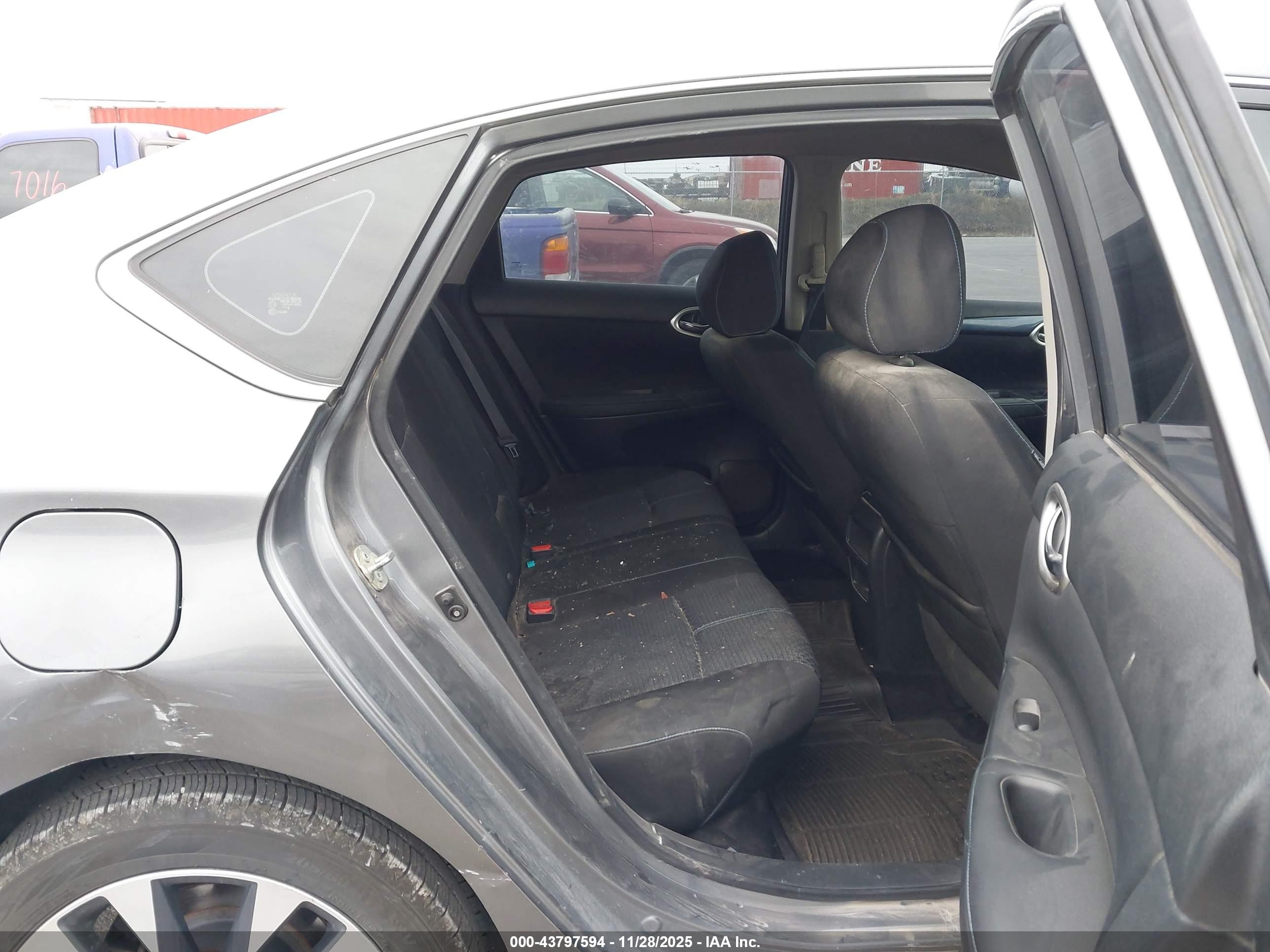NISSAN SENTRA image 8