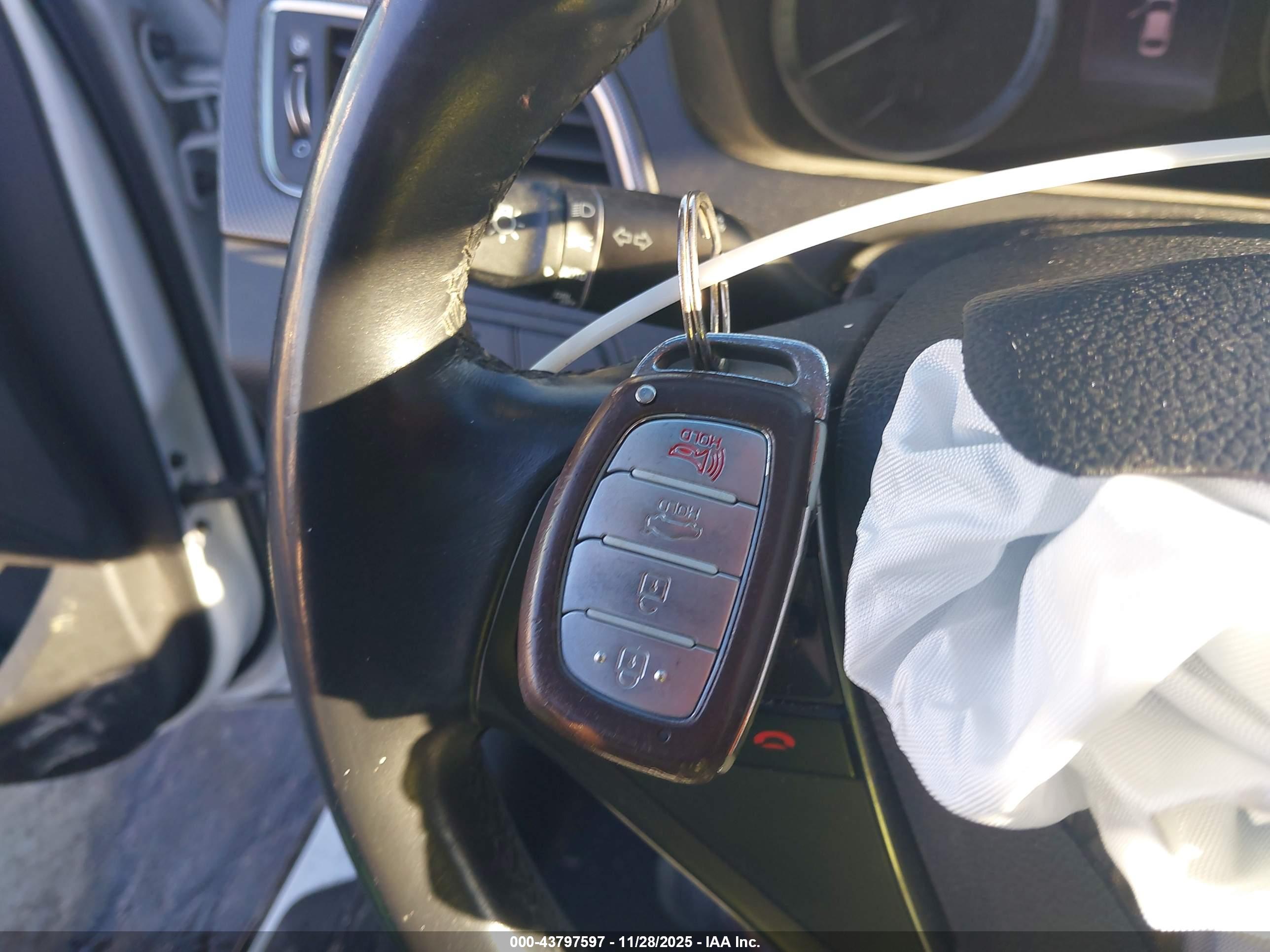 HYUNDAI SONATA image 11