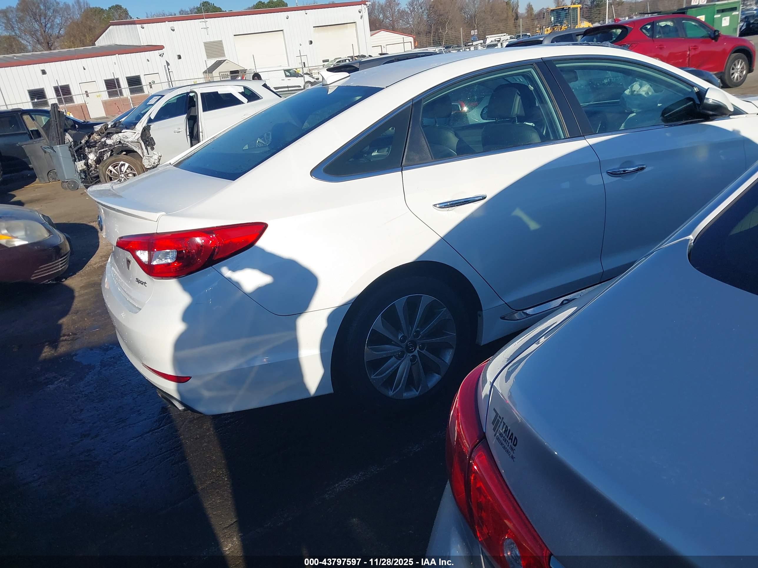 HYUNDAI SONATA image 4