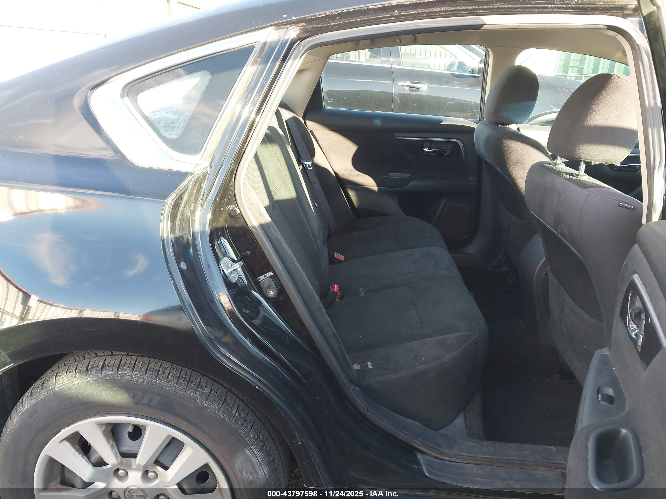 NISSAN ALTIMA image 8