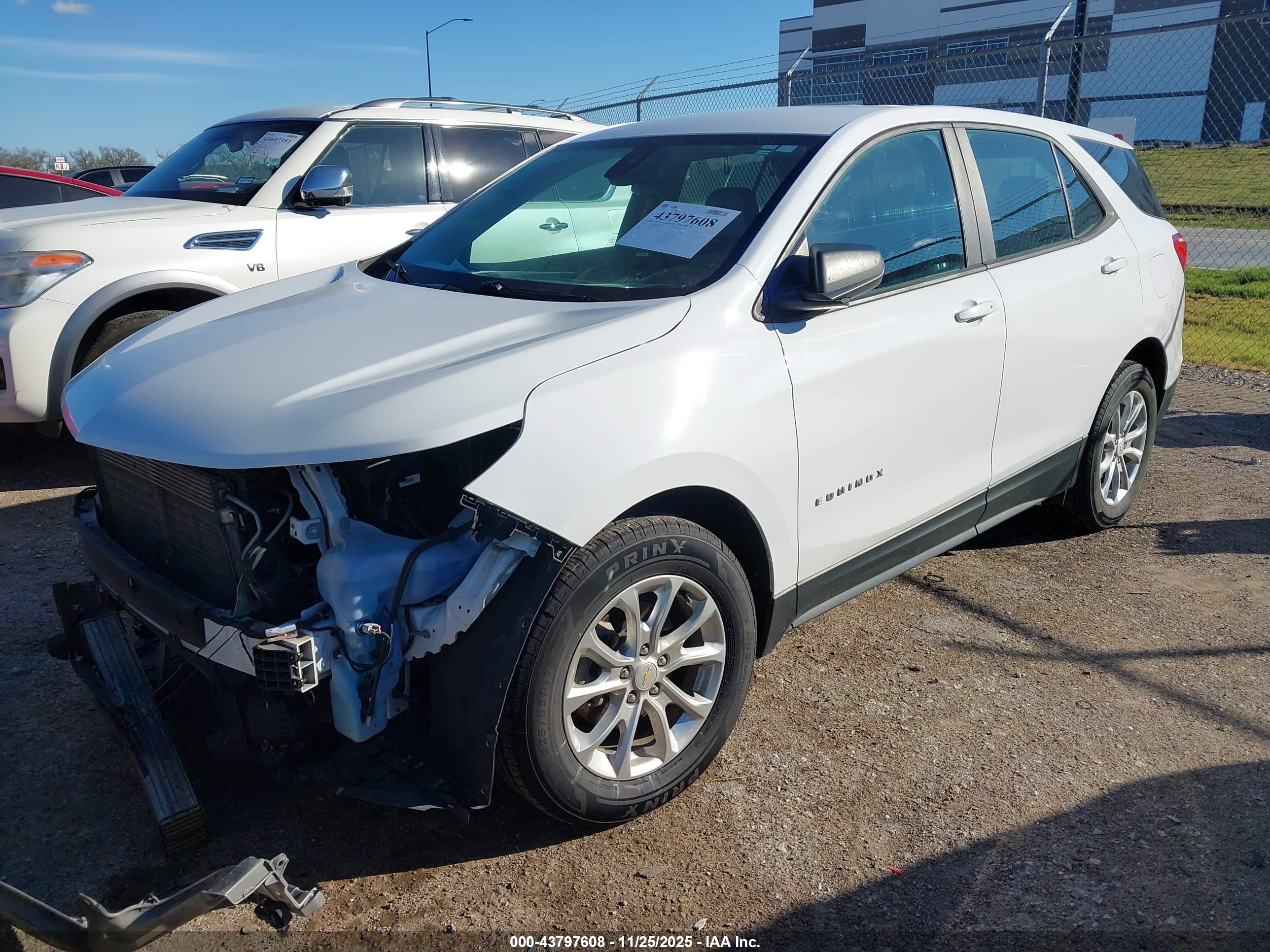 CHEVROLET EQUINOX image 2
