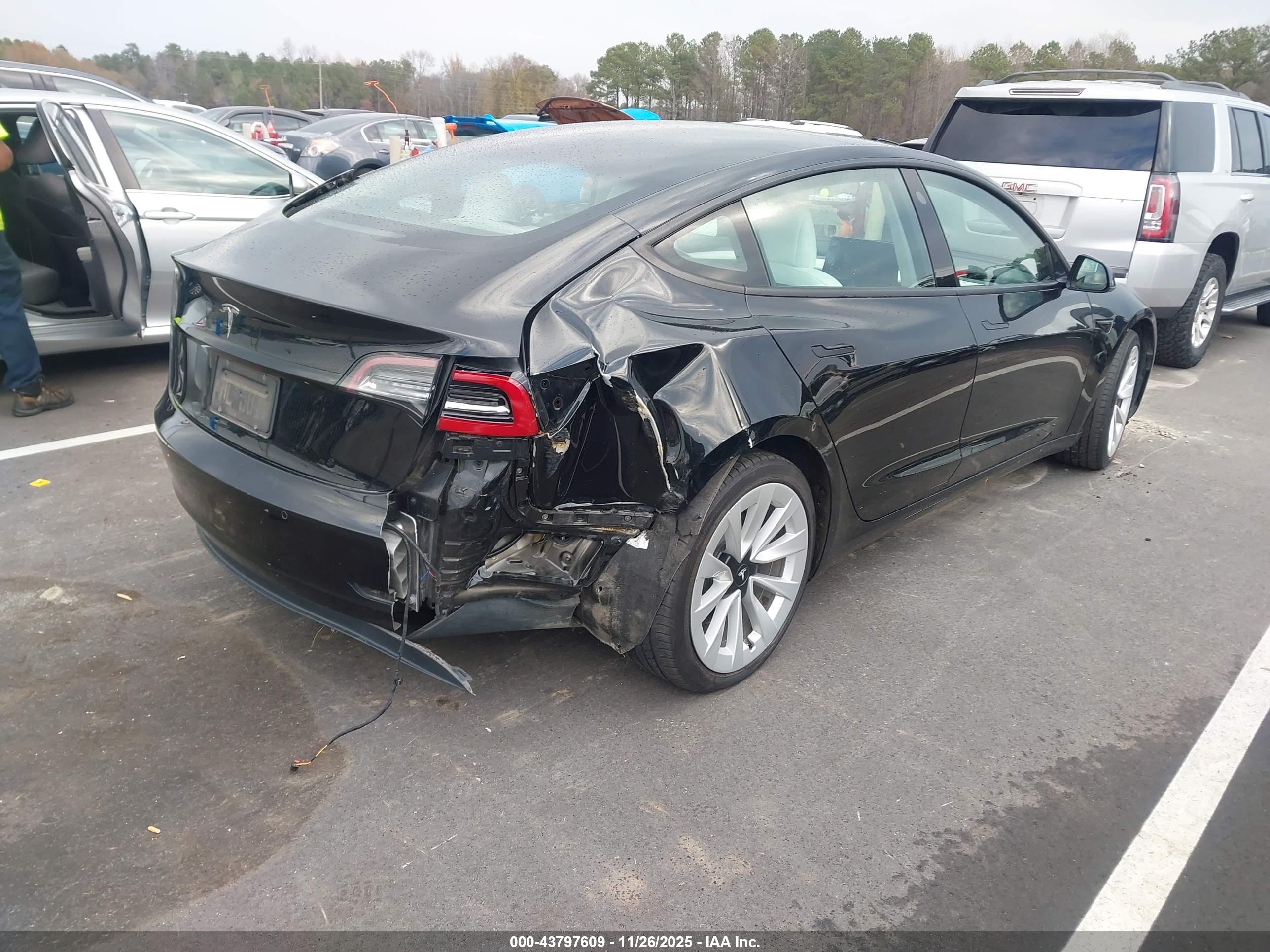 TESLA MODEL image 4