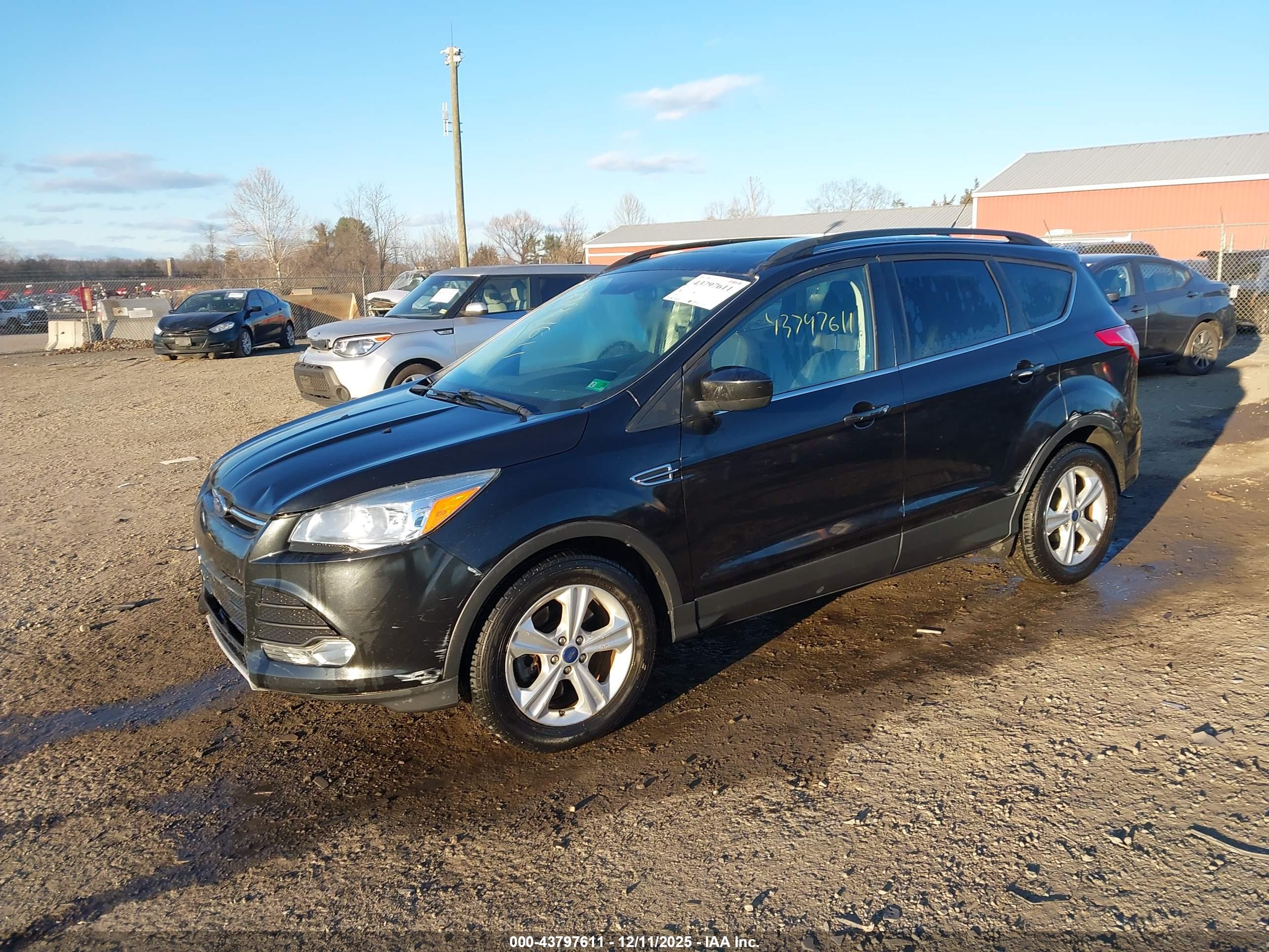 FORD ESCAPE image 2