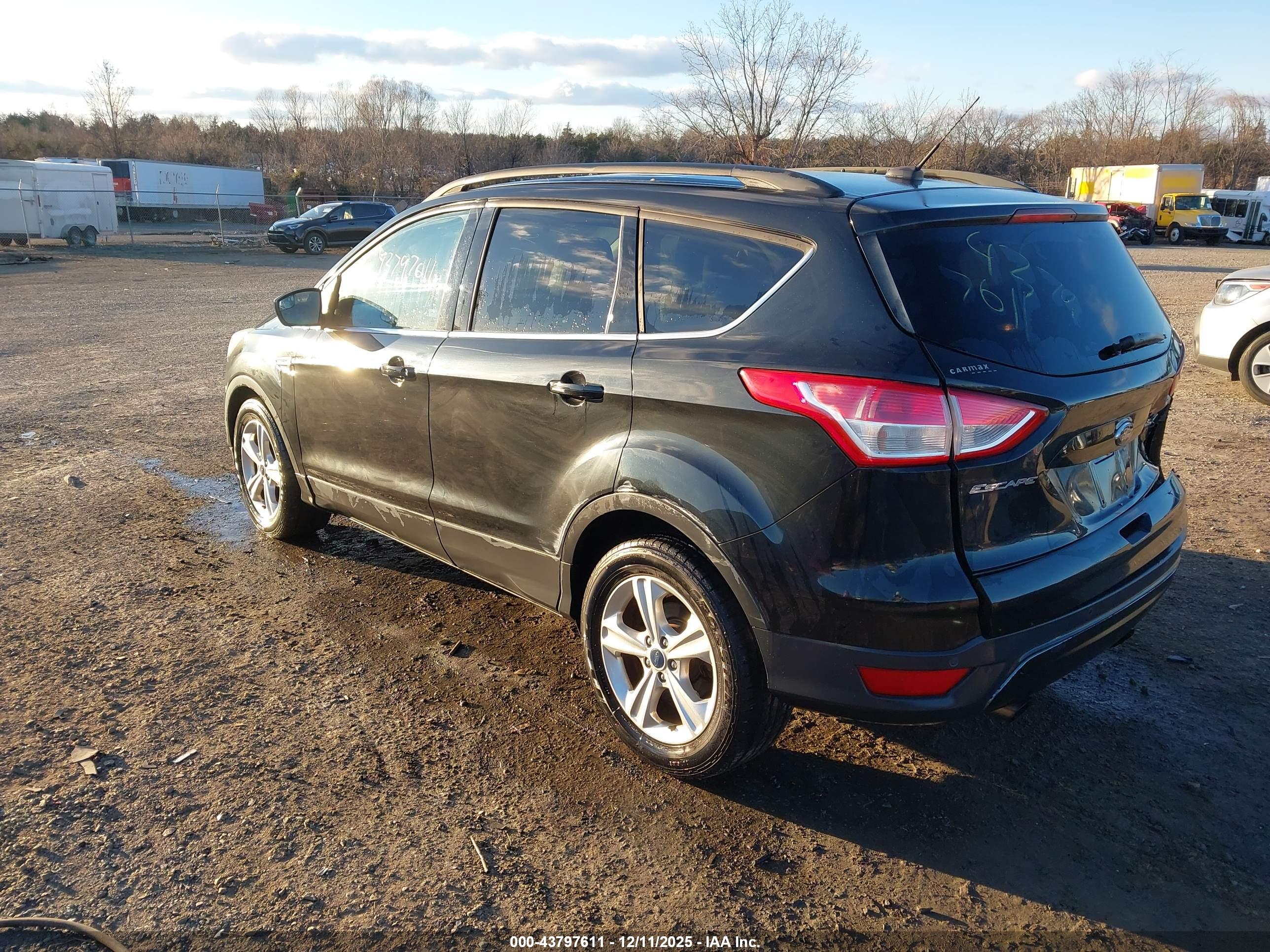 FORD ESCAPE image 3